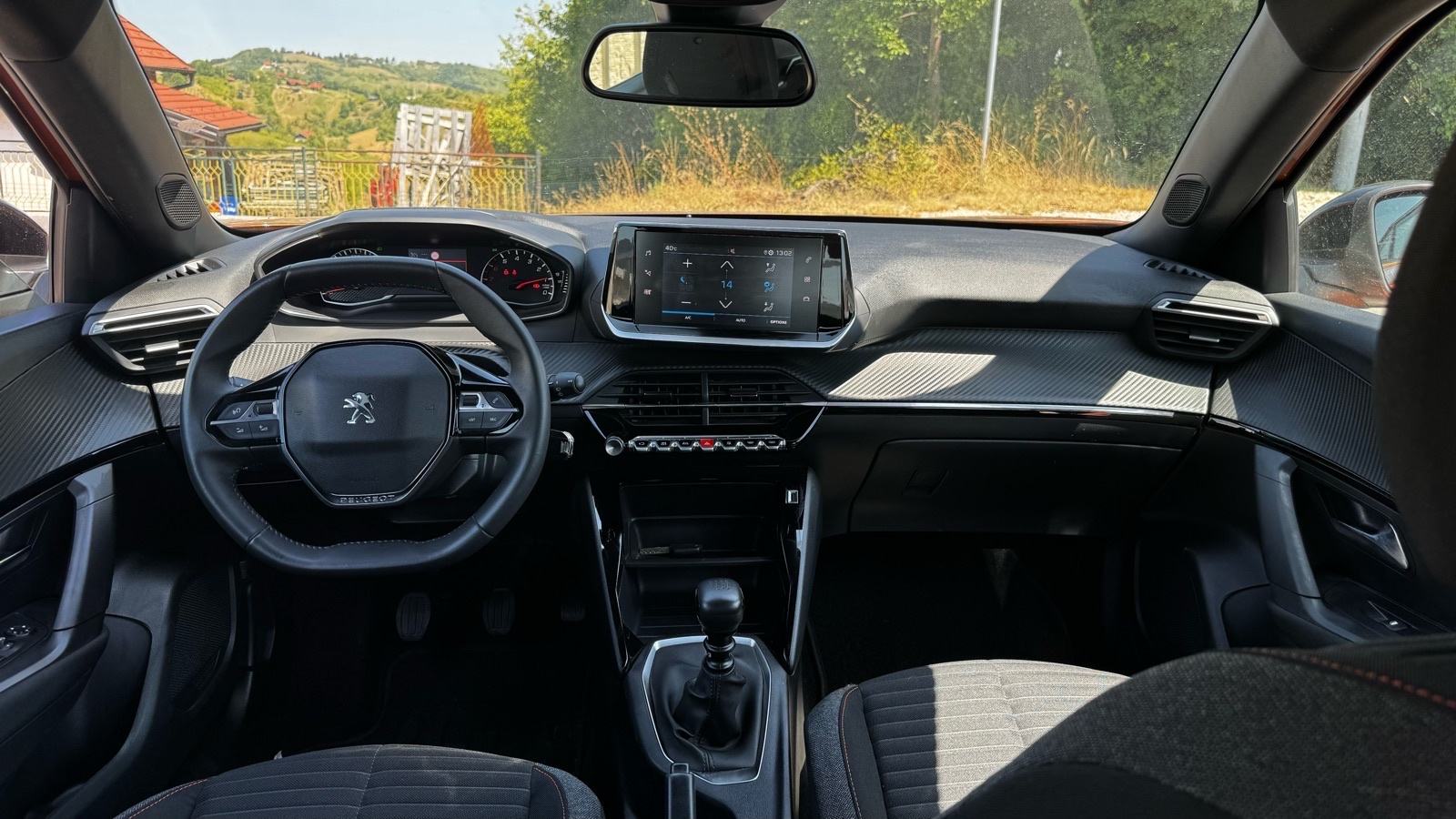 Peugeot 2008 1,2 TURBO 100 KS-SERVISNA-JAMSTVO12MJ-TOP!!!, fotografija 9