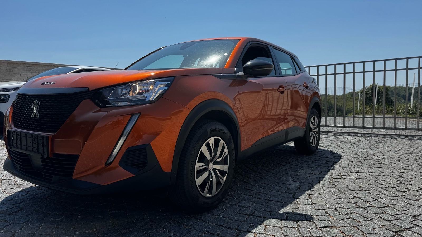 Peugeot 2008 1,2 TURBO 100 KS-SERVISNA-JAMSTVO12MJ-TOP!!!, pogled izvana - slika 3