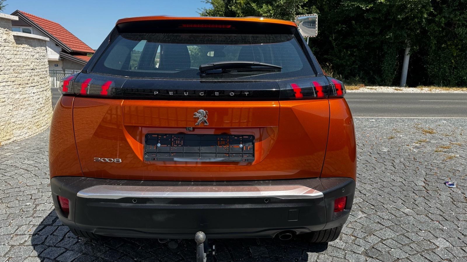 Peugeot 2008 1,2 TURBO 100 KS-SERVISNA-JAMSTVO12MJ-TOP!!!, fotografija 6