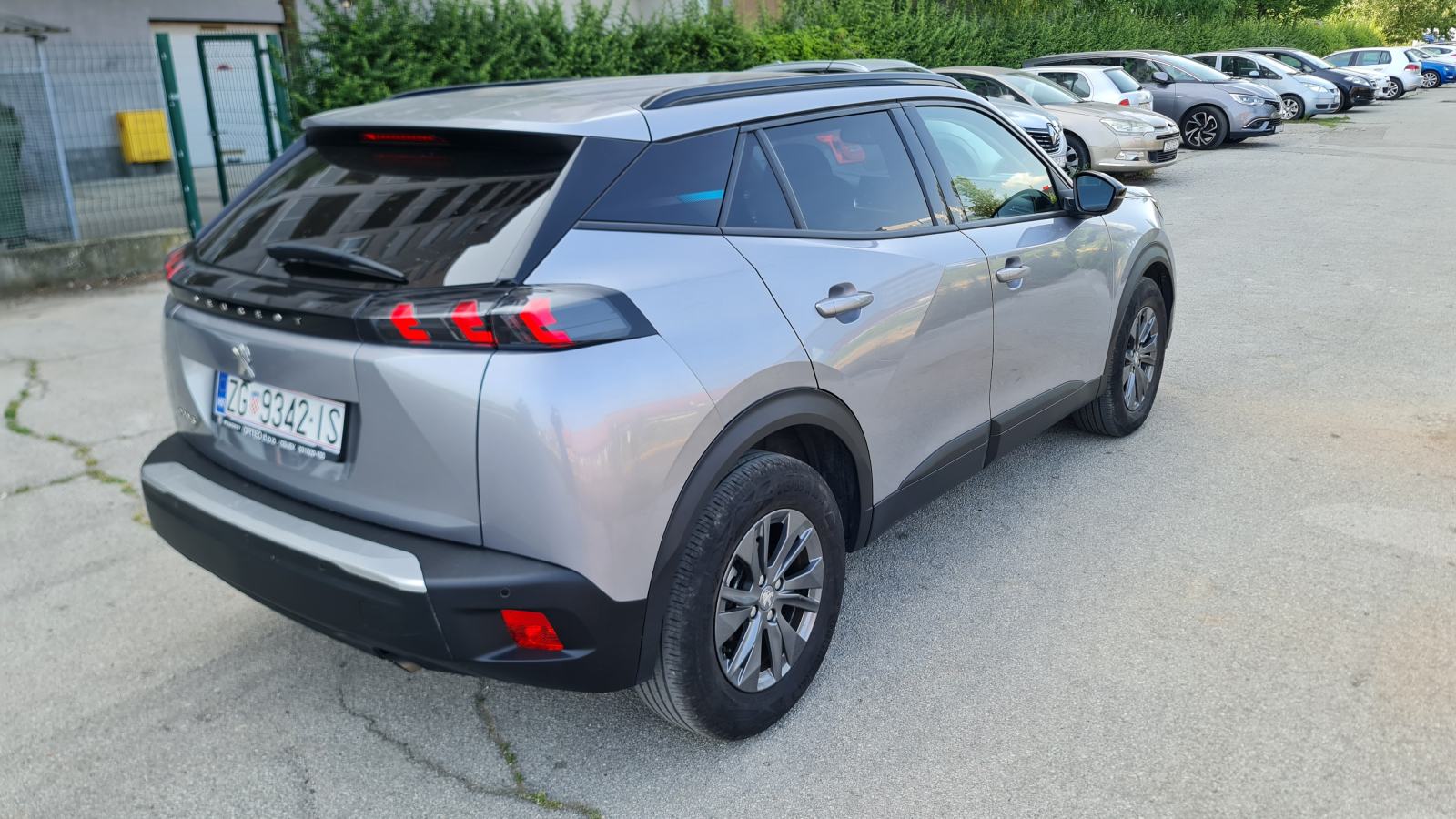 Peugeot 2008 1,2 Style, 2022, 92.900 km, iz HRreg 10/26, veliki servis, fotografija 5