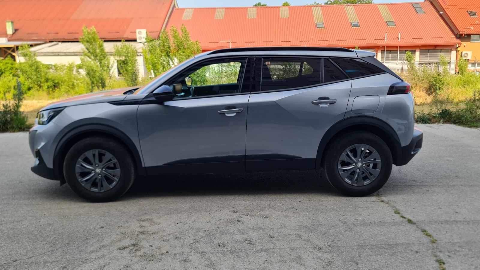 Peugeot 2008 1,2 Style, 2022, 92.900 km, iz HRreg 10/26, veliki servis, fotografija 3