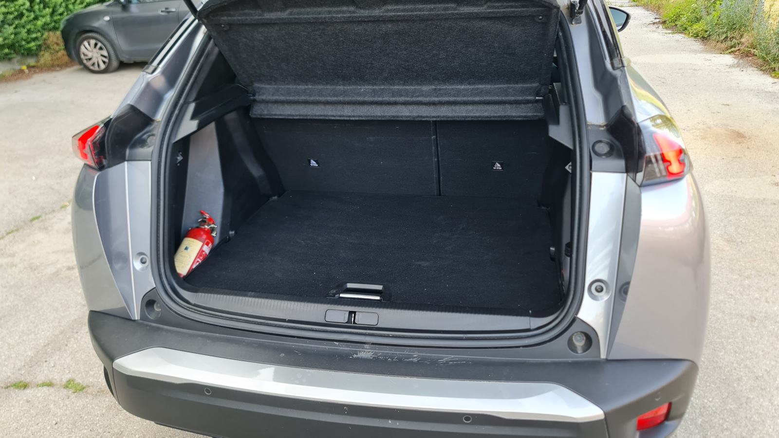 Peugeot 2008 1,2 Style, 2022, 92.900 km, iz HRreg 10/26, veliki servis, fotografija 8