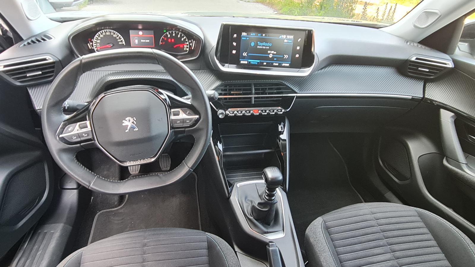 Peugeot 2008 1,2 Style, 2022, 92.900 km, iz HRreg 10/26, veliki servis, fotografija 9