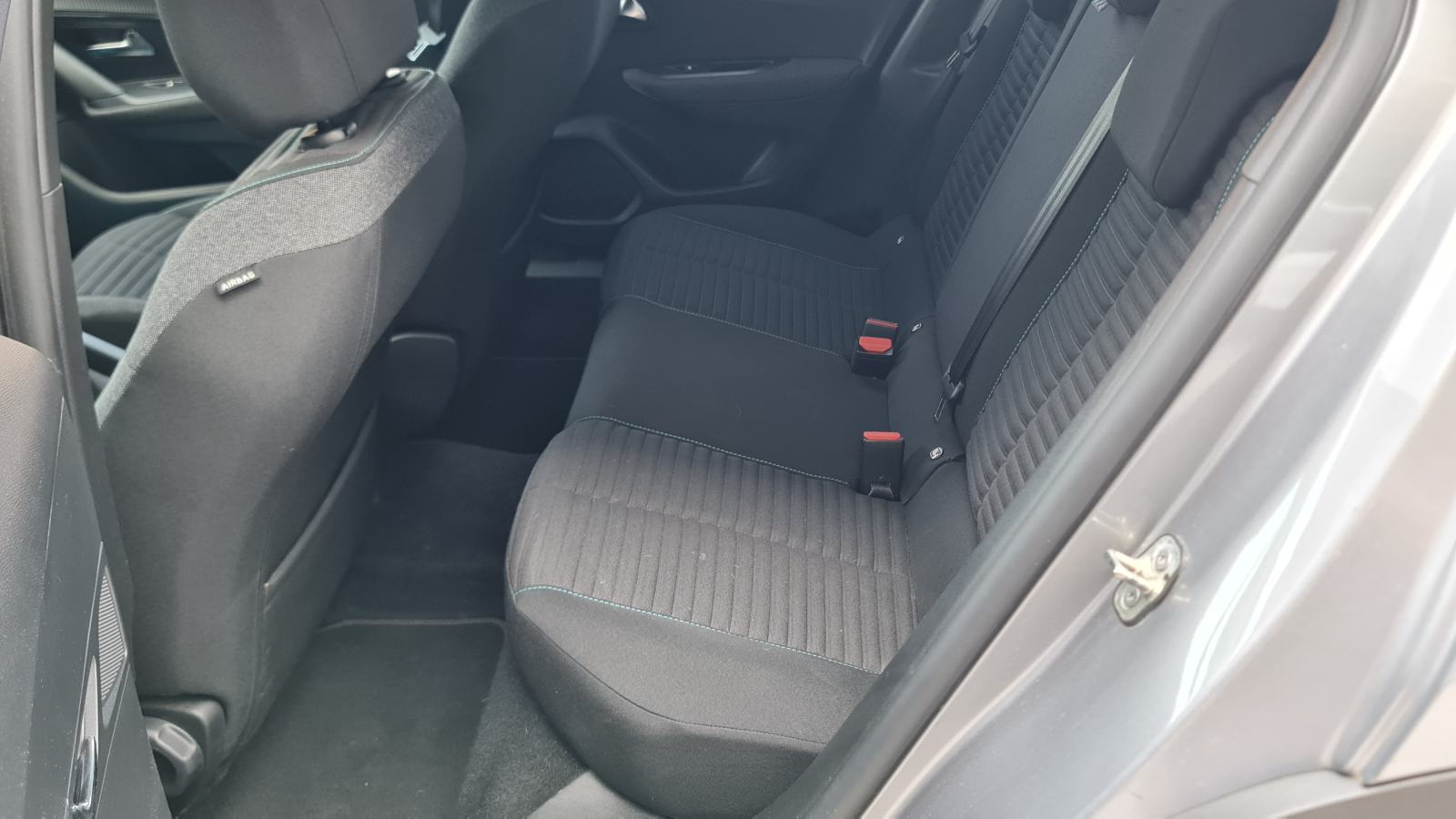 Peugeot 2008 1,2 Style, 2022, 92.900 km, iz HRreg 10/26, veliki servis, fotografija 11