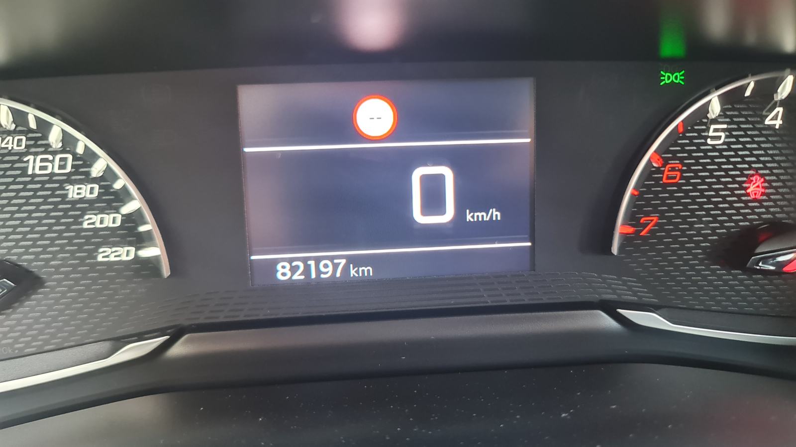 Peugeot 2008 1,2 Style, 2022, 92.900 km, iz HRreg 10/26, veliki servis, fotografija 12