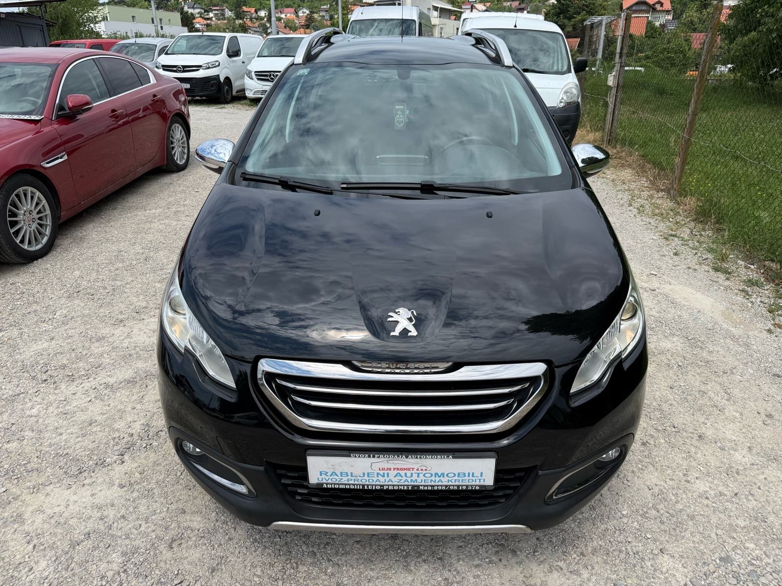 Peugeot 2008 1,2-STYLE-NAVIGACIJA-ALU-PDC-LED-MFV, fotografija 3
