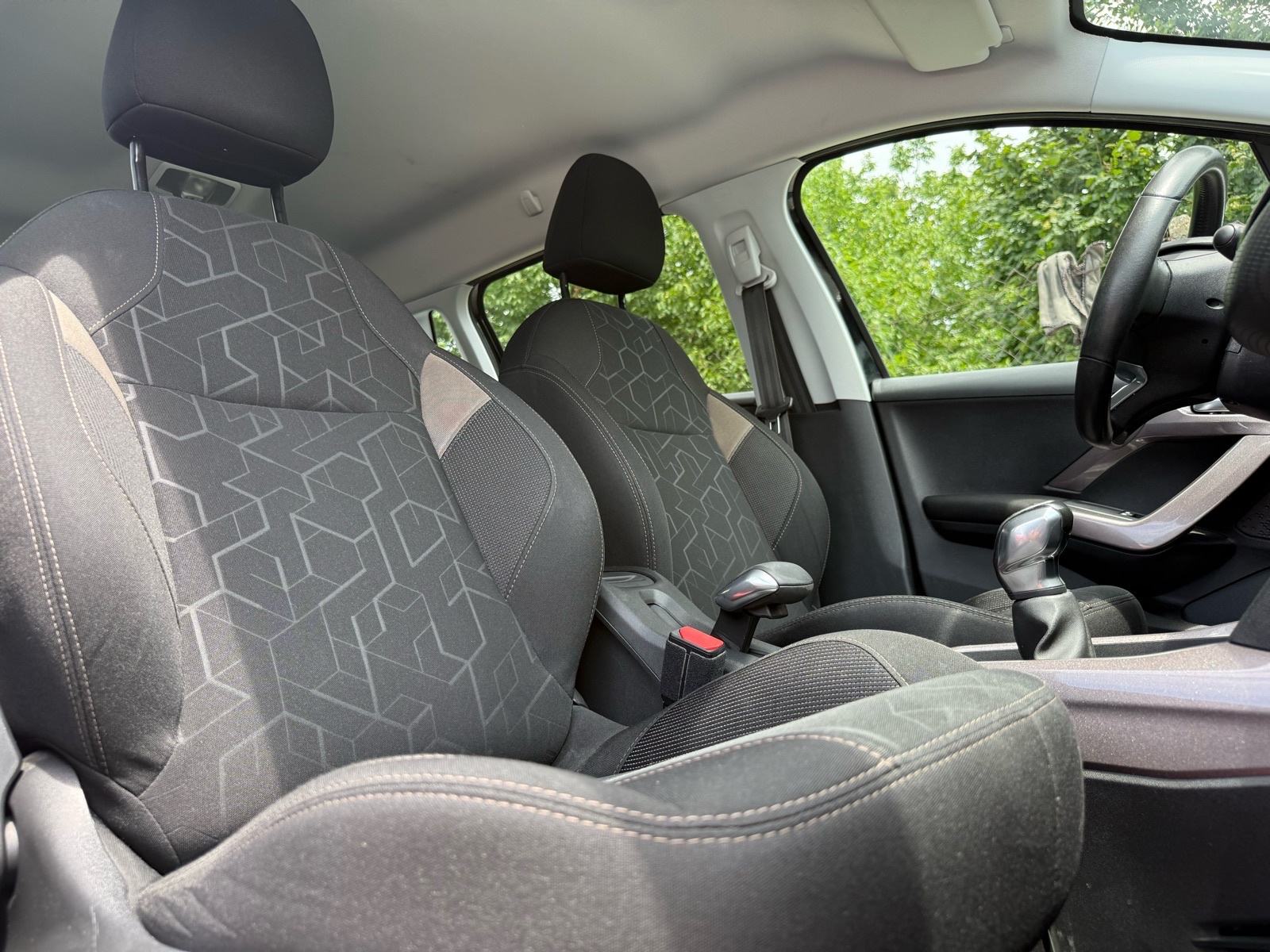 Peugeot 2008 1,2-STYLE-NAVIGACIJA-ALU-PDC-LED-MFV, fotografija 12
