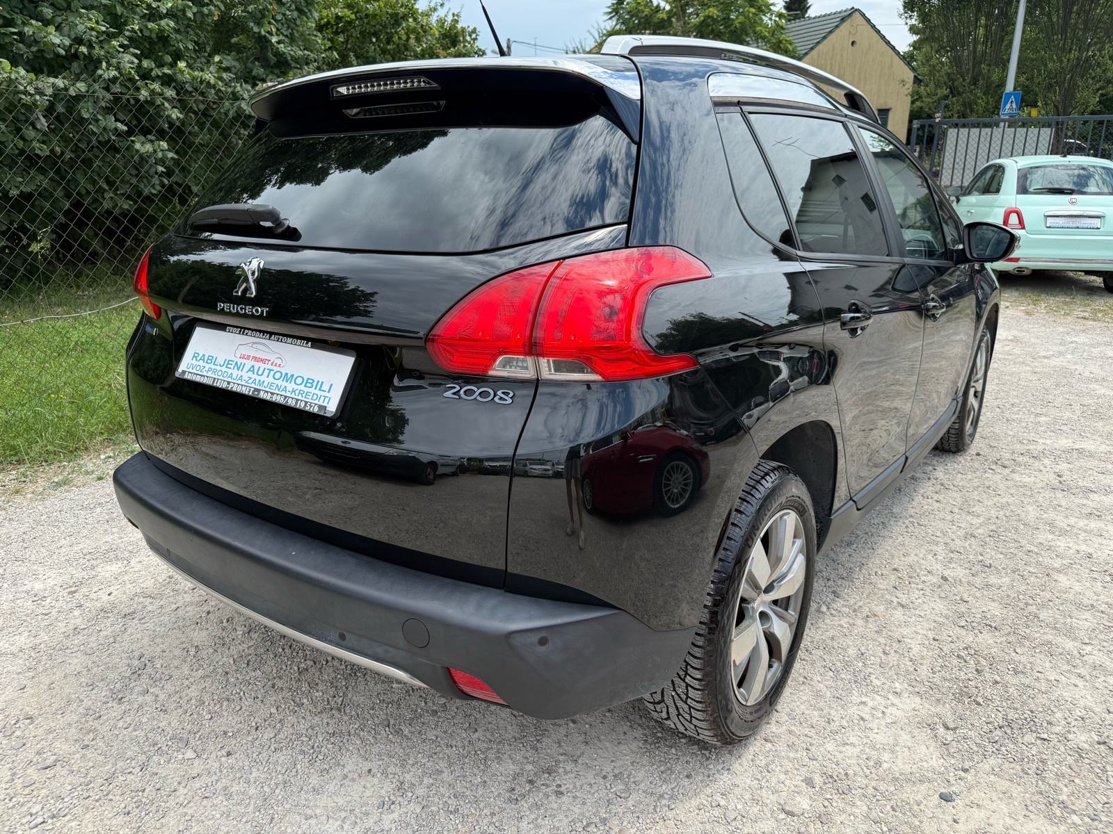 Peugeot 2008 1,2-STYLE-NAVIGACIJA-ALU-PDC-LED-MFV, fotografija 6