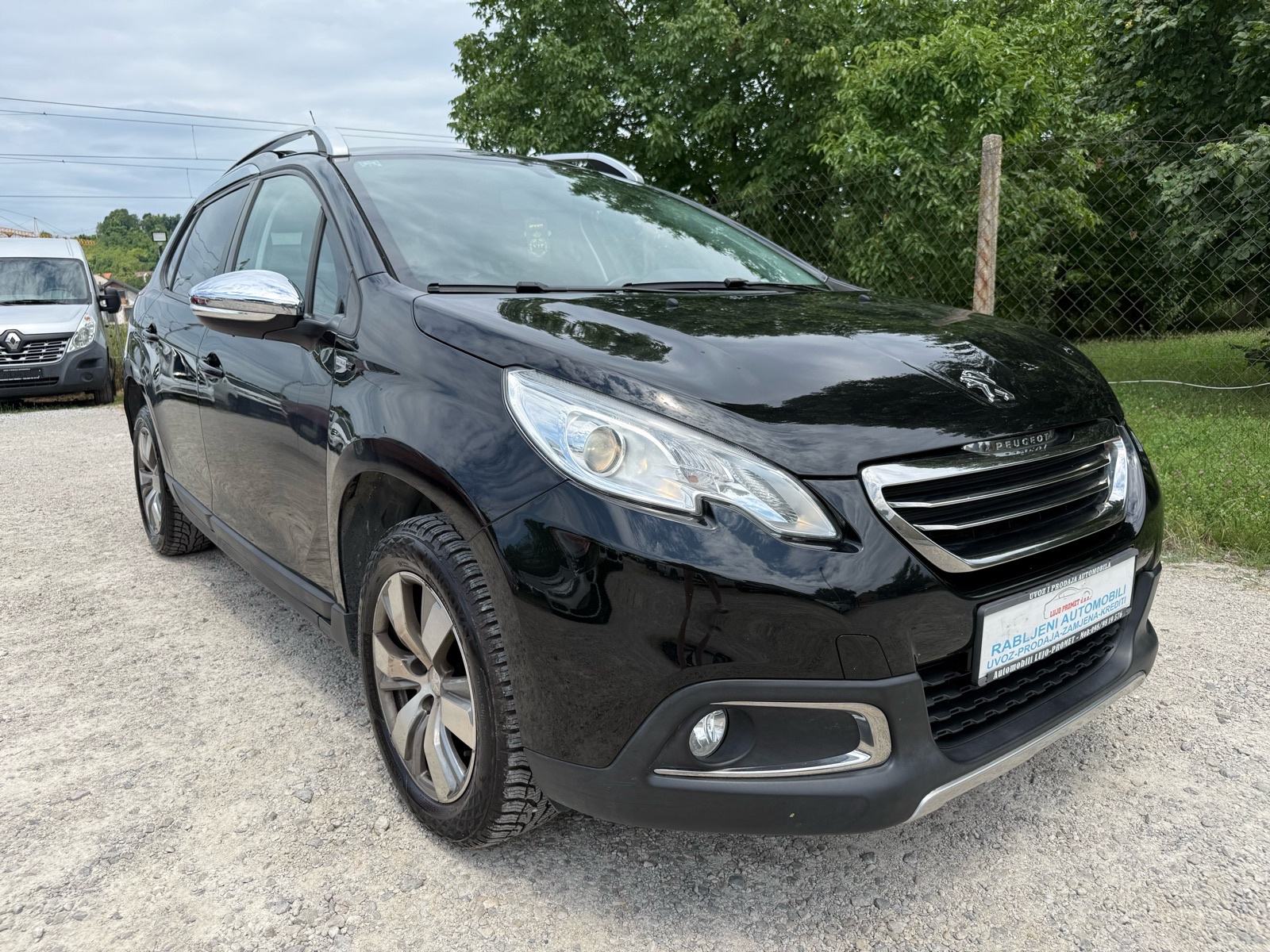 Peugeot 2008 1,2-STYLE-NAVIGACIJA-ALU-PDC-LED-MFV, fotografija 4