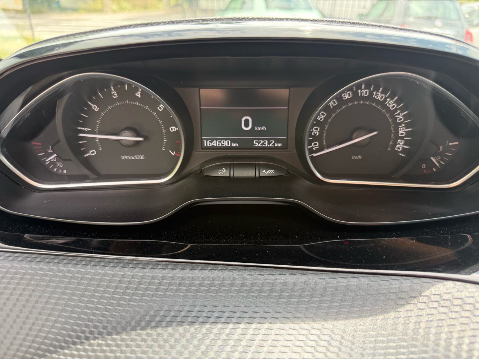 Peugeot 2008 1,2-STYLE-NAVIGACIJA-ALU-PDC-LED-MFV, fotografija 16
