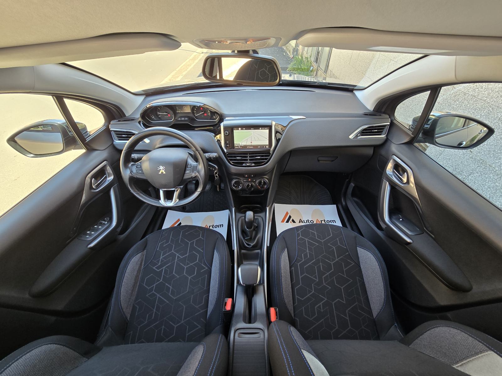 Peugeot 2008 1.2 STYLE, NAVIGACIJA,PDC,TEMP,SERV.KNJIŽ,JAMSTVO, fotografija 15