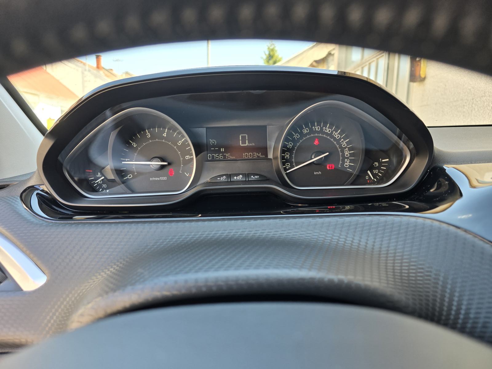 Peugeot 2008 1.2 STYLE, NAVIGACIJA,PDC,TEMP,SERV.KNJIŽ,JAMSTVO, fotografija 16