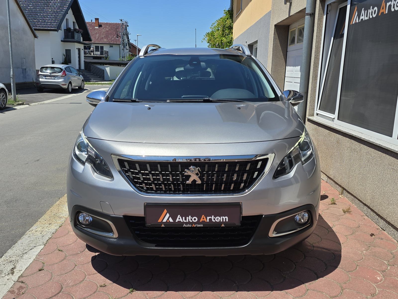 Peugeot 2008 1.2 STYLE, NAVIGACIJA,PDC,TEMP,SERV.KNJIŽ,JAMSTVO, fotografija 9
