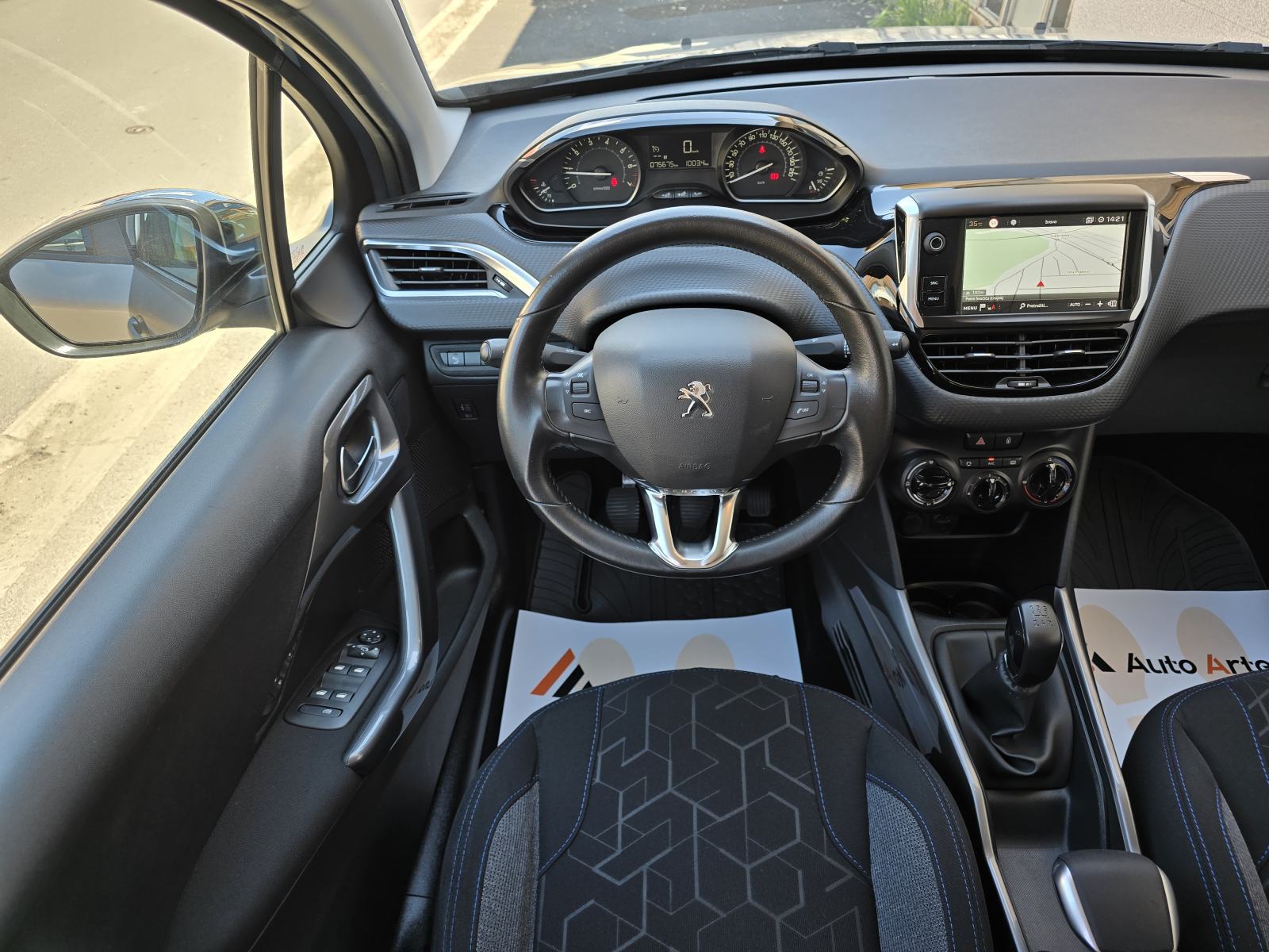Peugeot 2008 1.2 STYLE, NAVIGACIJA,PDC,TEMP,SERV.KNJIŽ,JAMSTVO, fotografija 14