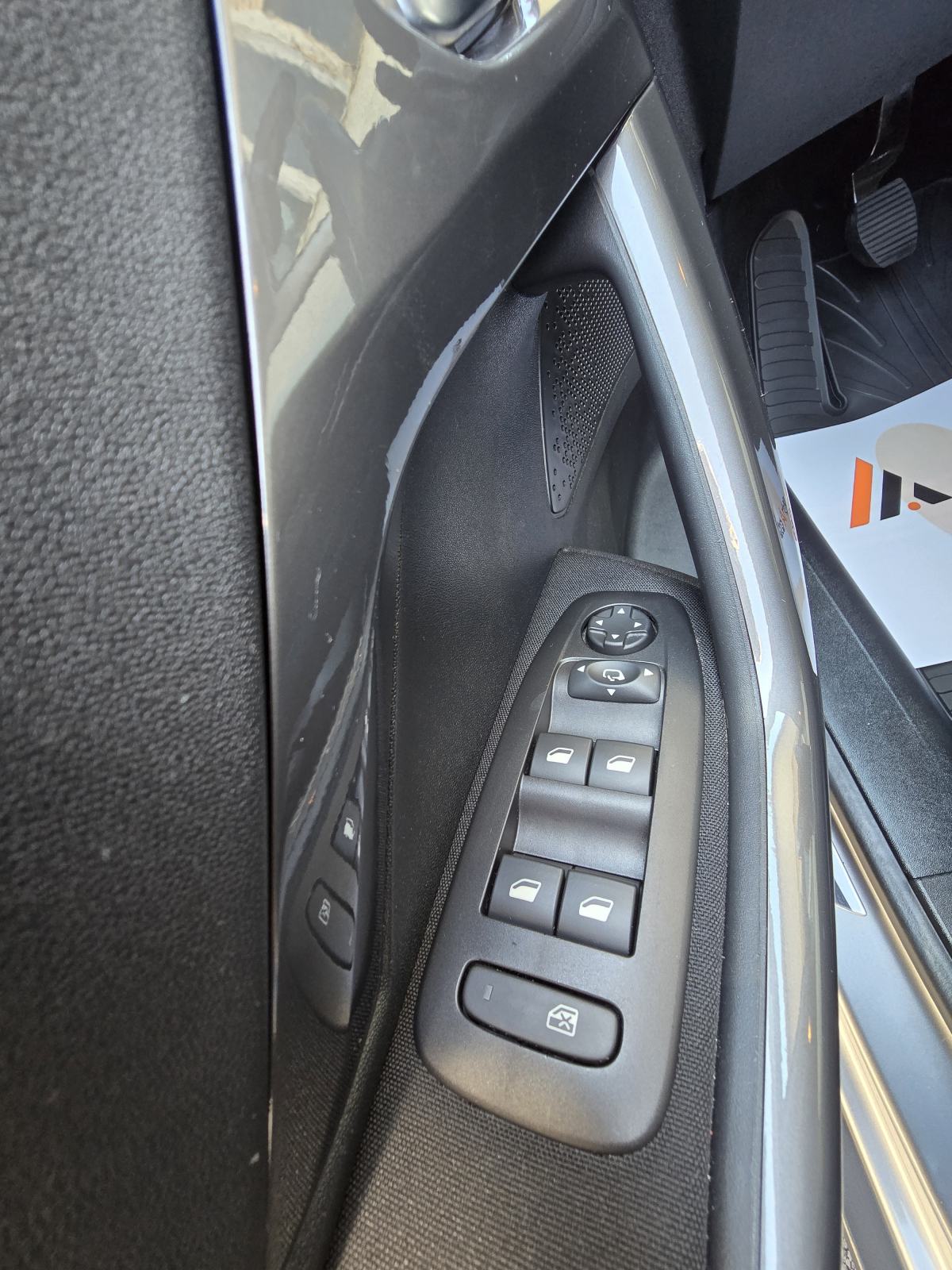 Peugeot 2008 1.2 STYLE, NAVIGACIJA,PDC,TEMP,SERV.KNJIŽ,JAMSTVO, fotografija 20