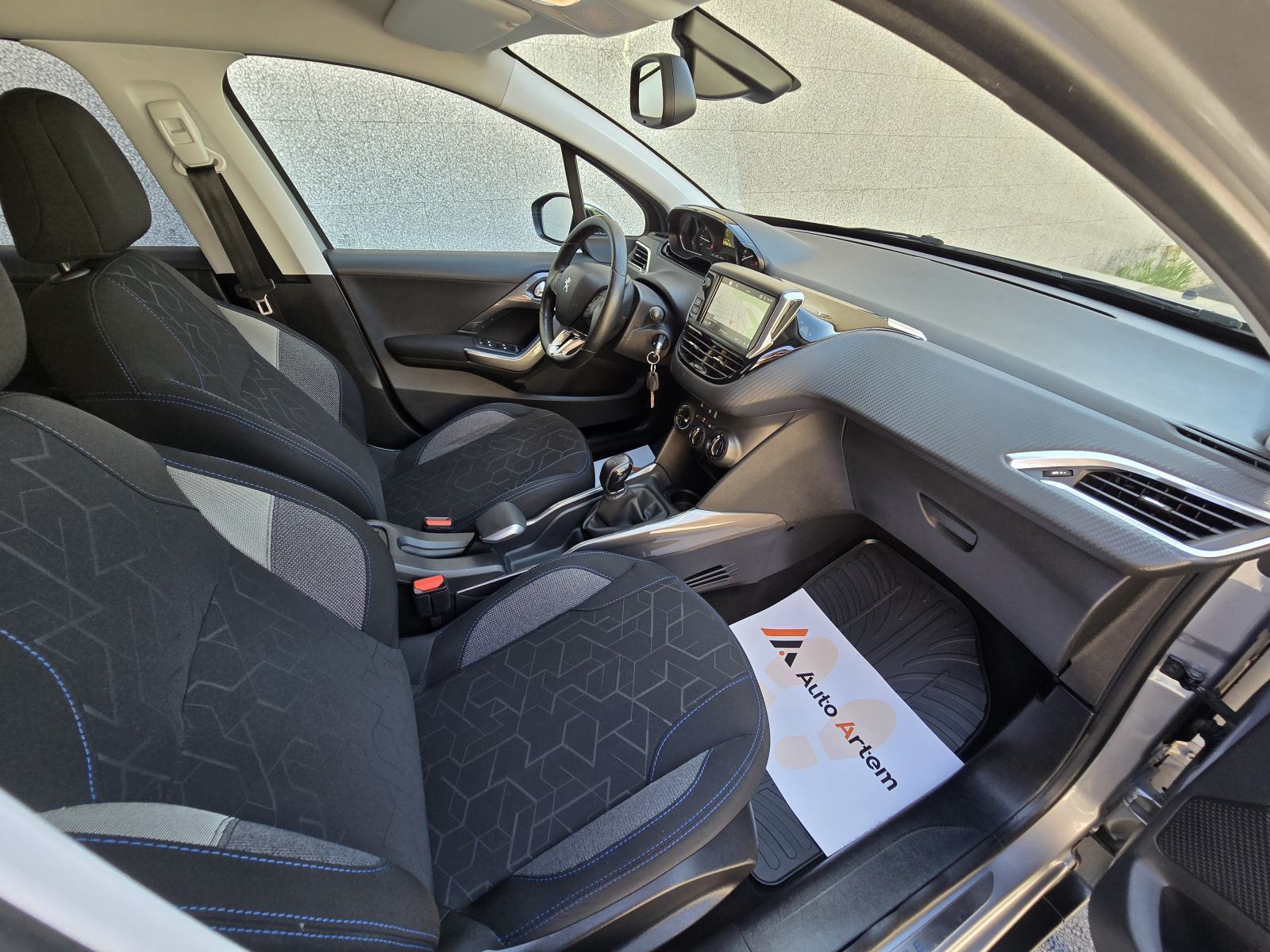 Peugeot 2008 1.2 STYLE, NAVIGACIJA,PDC,TEMP,SERV.KNJIŽ,JAMSTVO, fotografija 10