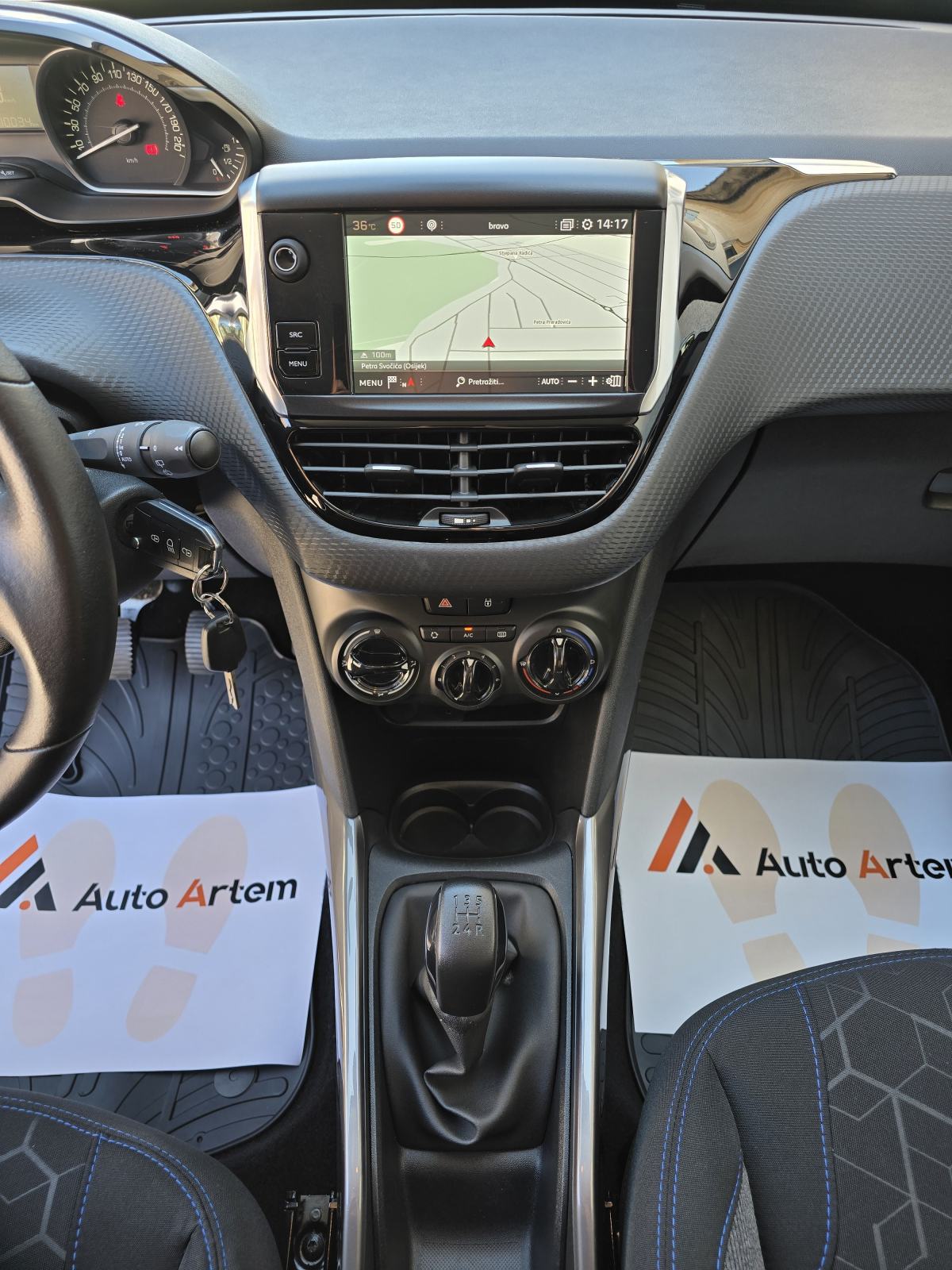 Peugeot 2008 1.2 STYLE, NAVIGACIJA,PDC,TEMP,SERV.KNJIŽ,JAMSTVO, fotografija 17