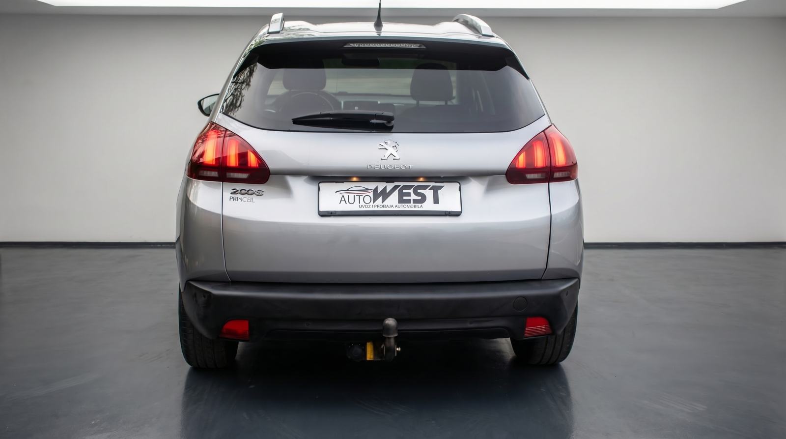 Peugeot 2008 1.2 STYLE SAMO 54000 KM KAO NOV !!!, fotografija 7