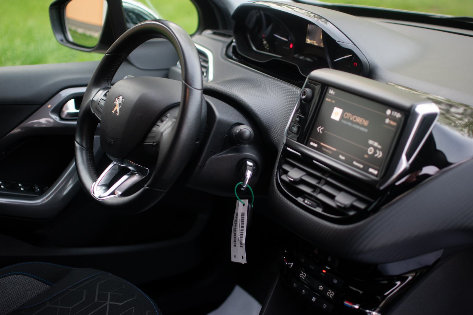 Peugeot 2008 1.2 STYLE SAMO 54000 KM KAO NOV !!!, fotografija 13