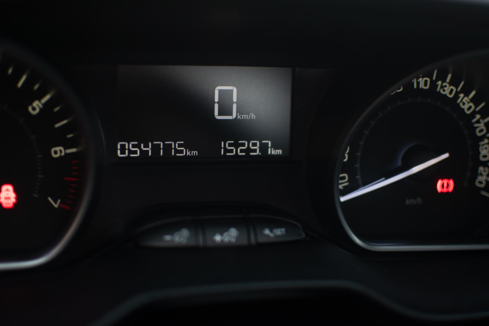 Peugeot 2008 1.2 STYLE SAMO 54000 KM KAO NOV !!!, fotografija 17