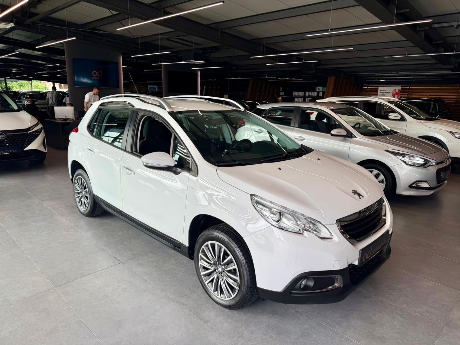 Peugeot 2008 1,2 KLIMA • VELIKI SERVIS • ALU 16" • AUTOKREDIT, fotografija 9