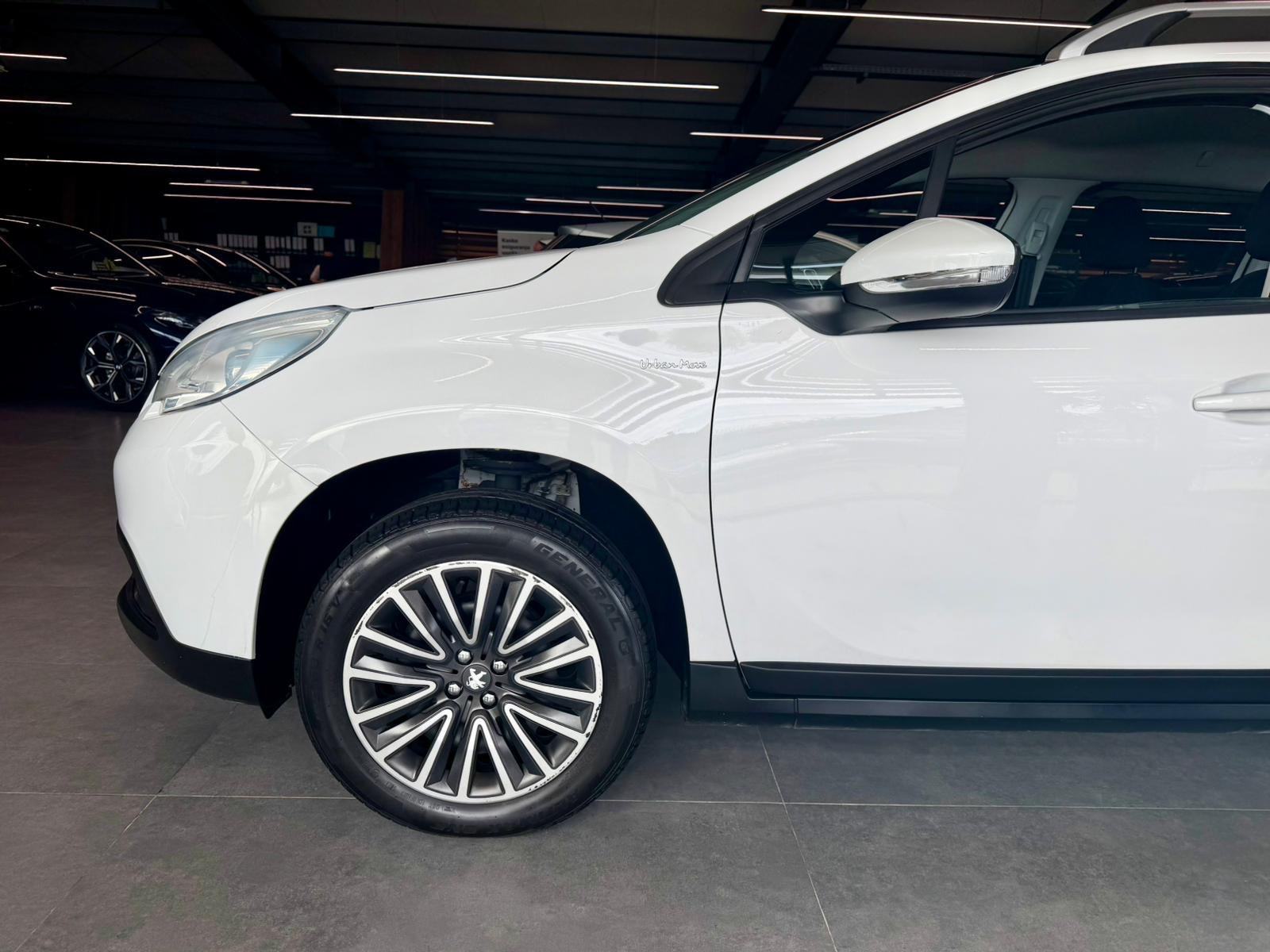 Peugeot 2008 1,2 KLIMA • VELIKI SERVIS • ALU 16" • AUTOKREDIT, fotografija 10
