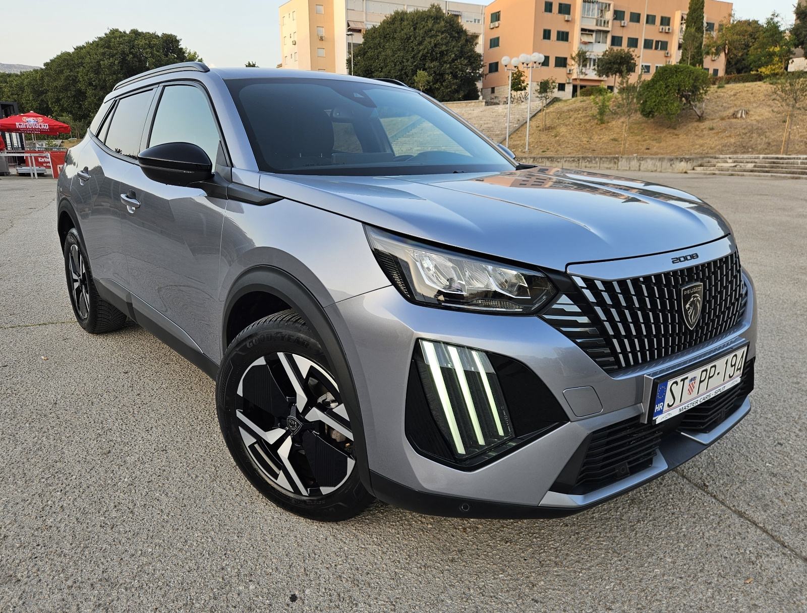 PEUGEOT 2008 1,2 TURBO • NOVI MODEL • FULL ALLURE BUSSINES • JAMSTVO, fotografija 2