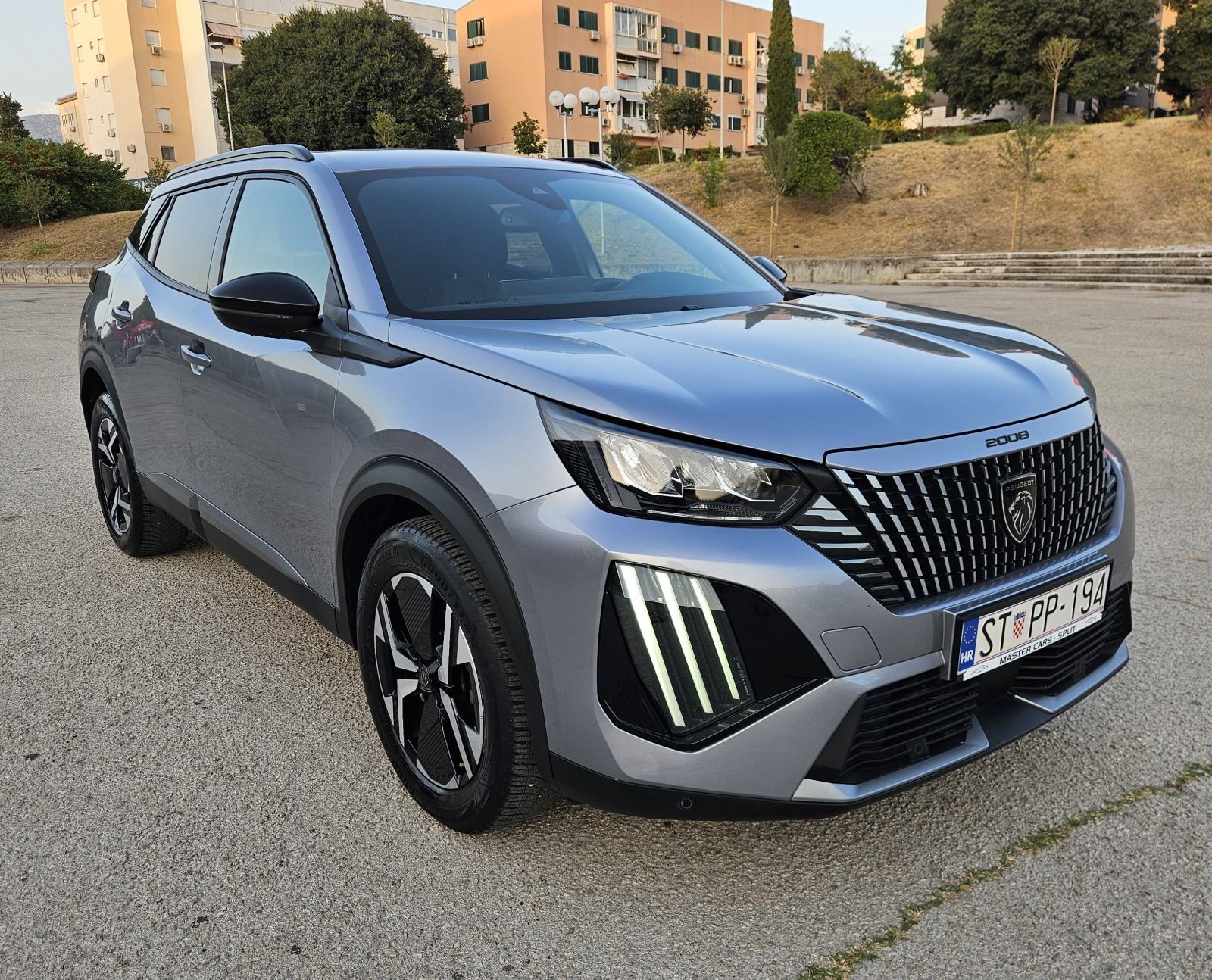 PEUGEOT 2008 1,2 TURBO • NOVI MODEL • FULL ALLURE BUSSINES • JAMSTVO, fotografija 7