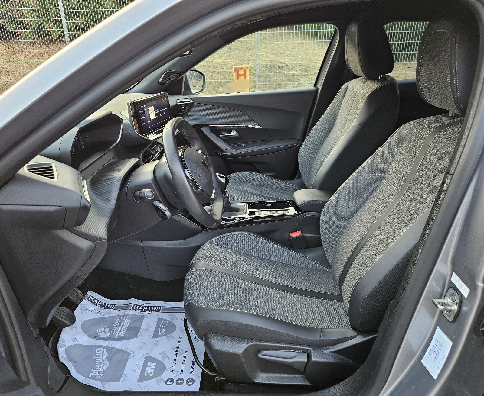 PEUGEOT 2008 1,2 TURBO • NOVI MODEL • FULL ALLURE BUSSINES • JAMSTVO, fotografija 16