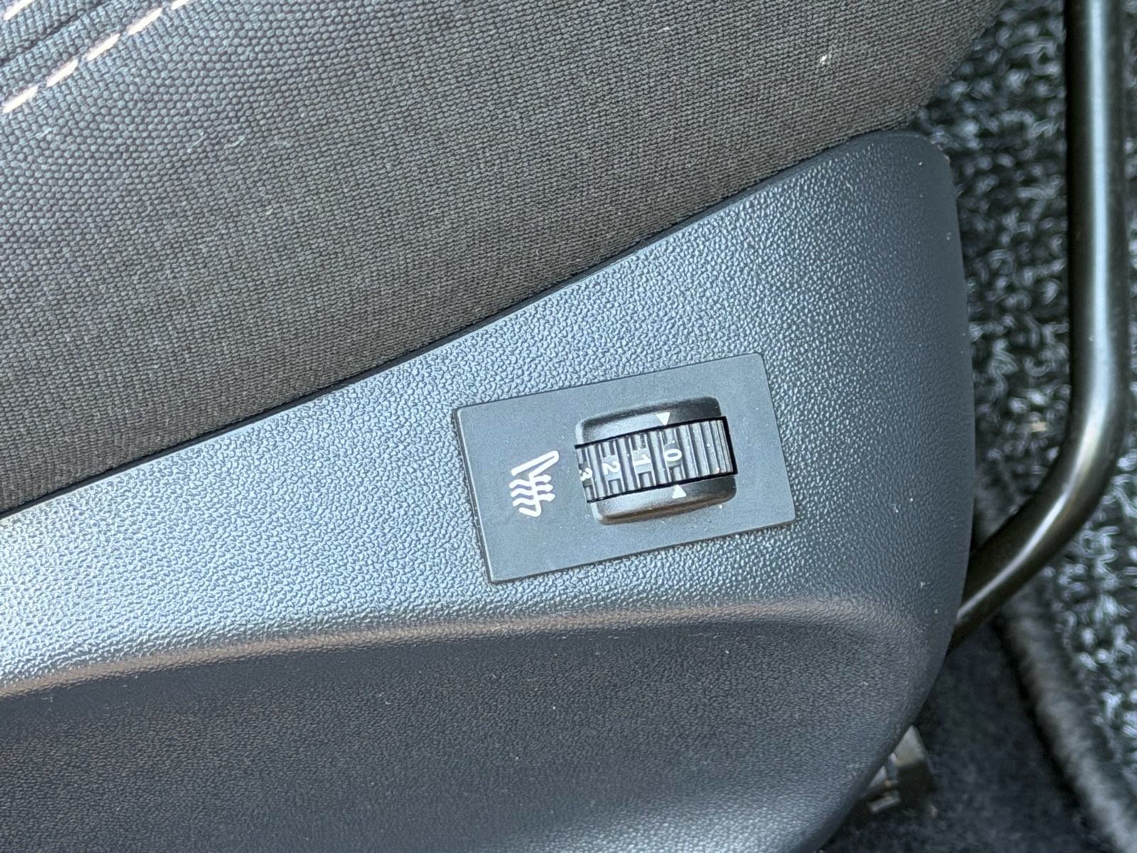 Peugeot 2008 1,2-VELIKI SERVIS-KLIMA-SERVISNA-GRIJANJE SJEDALA, fotografija 10
