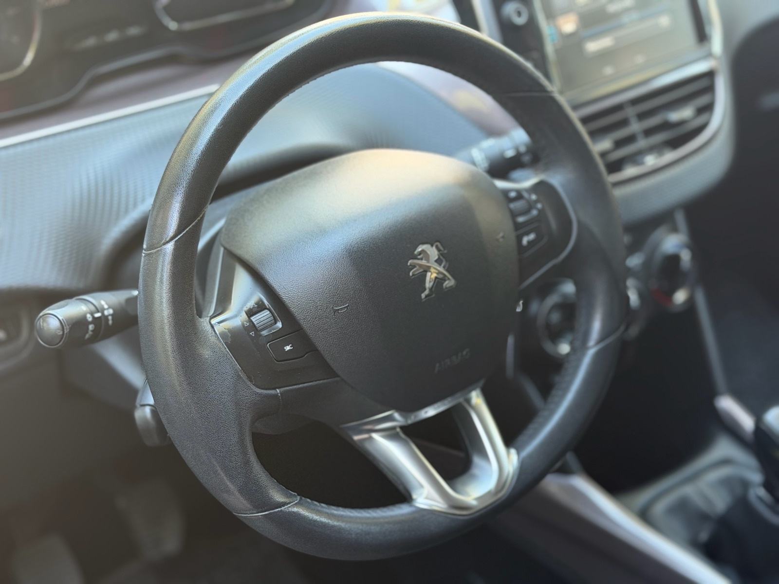 Peugeot 2008 1,2-VELIKI SERVIS-KLIMA-SERVISNA-GRIJANJE SJEDALA, fotografija 9