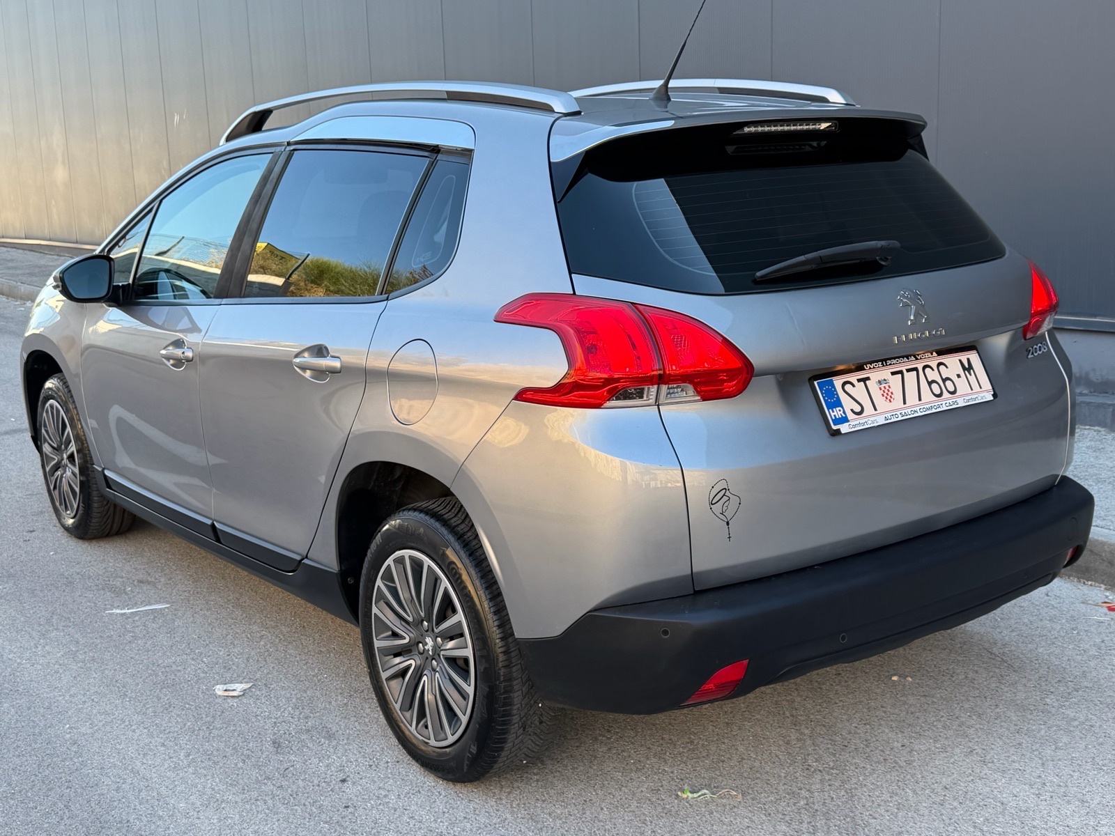 Peugeot 2008 1,2-VELIKI SERVIS-KLIMA-SERVISNA-GRIJANJE SJEDALA, fotografija 3