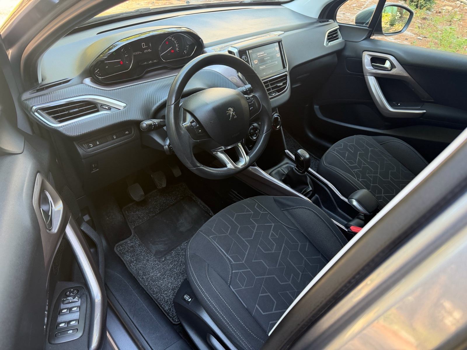 Peugeot 2008 1,2-VELIKI SERVIS-KLIMA-SERVISNA-GRIJANJE SJEDALA, fotografija 8