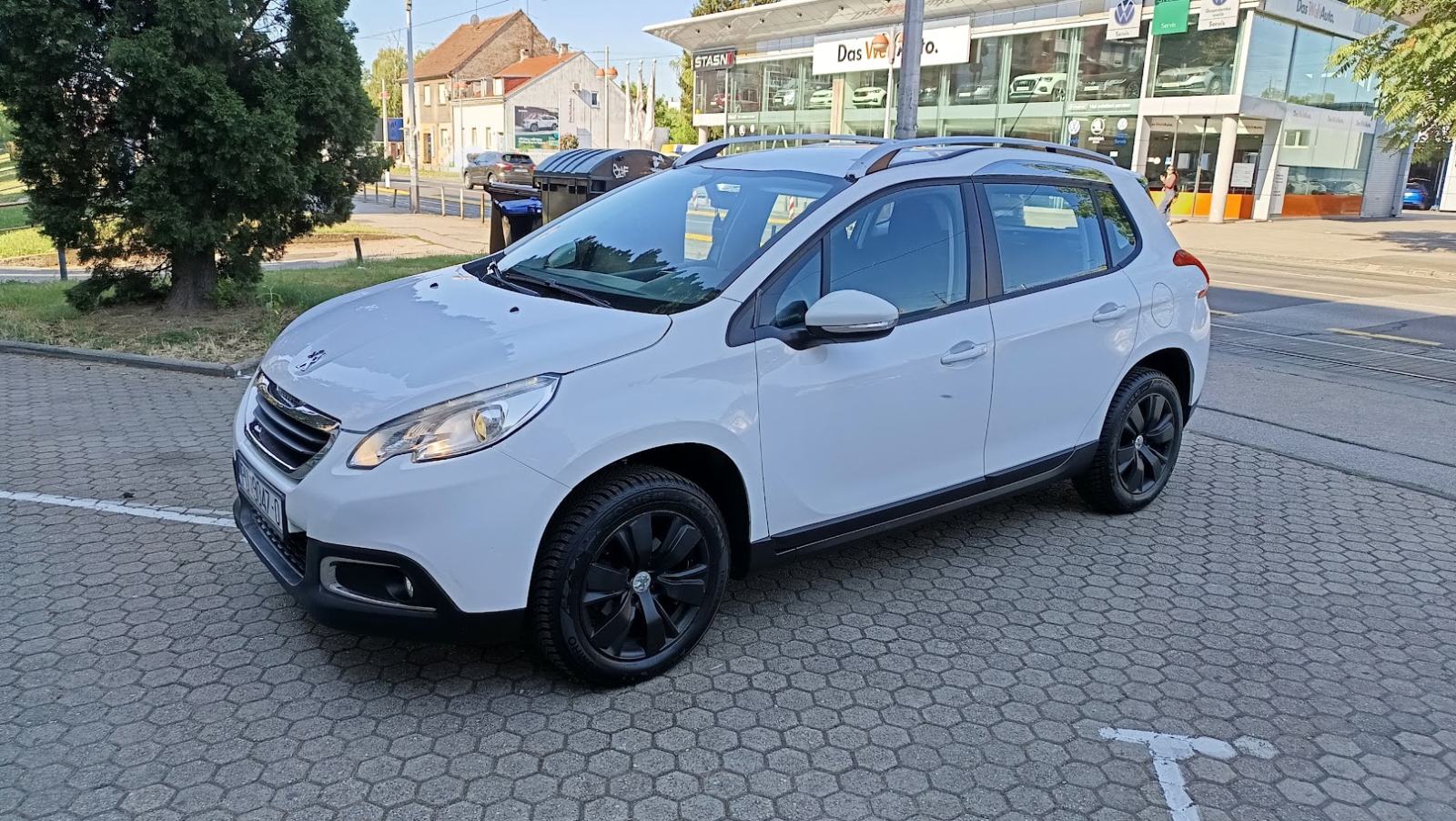 Peugeot 2008 1,2 VTi , navigacija , tempomat... kao NOV, fotografija 2
