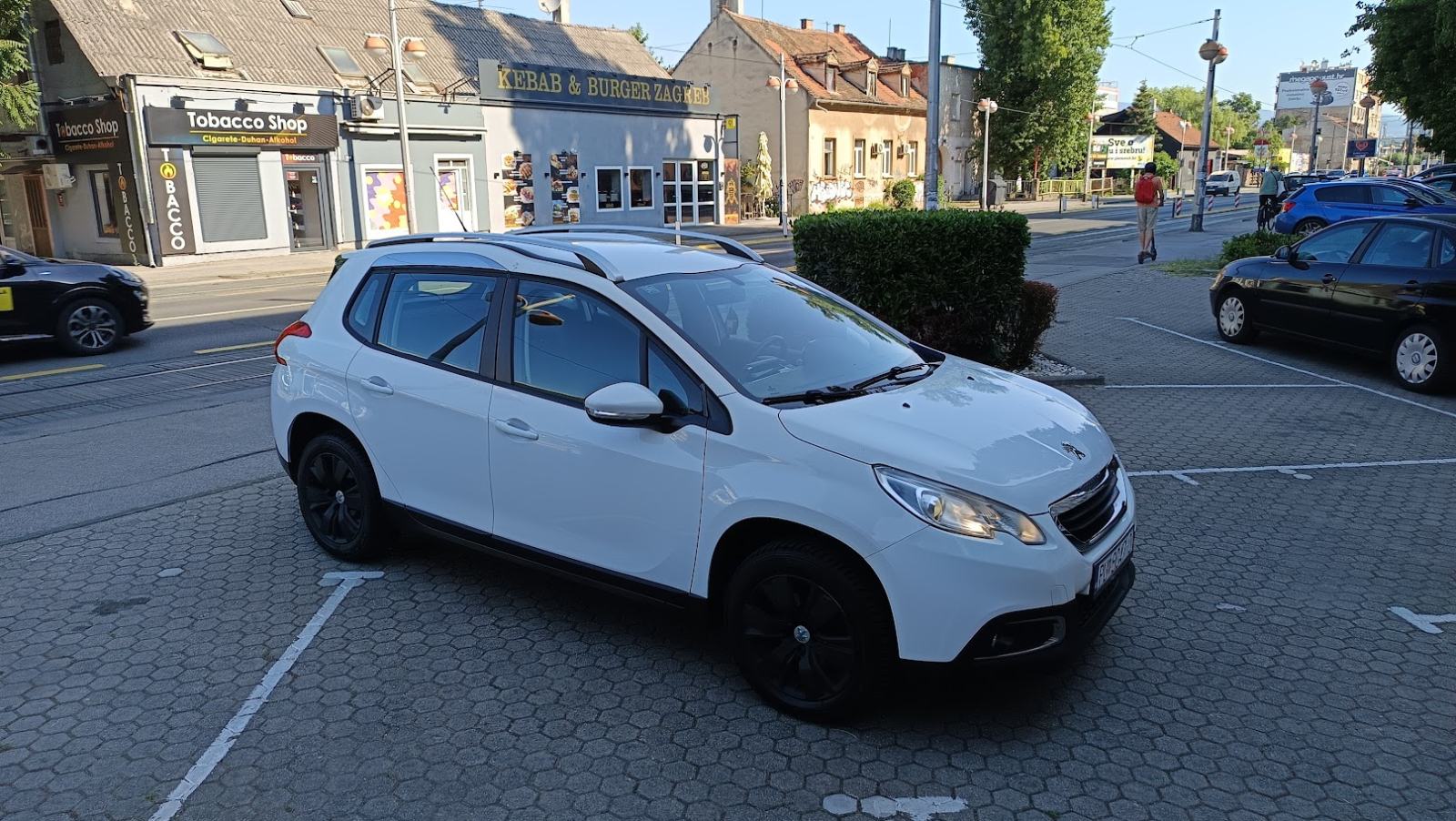 Peugeot 2008 1,2 VTi , navigacija , tempomat... kao NOV, fotografija 3