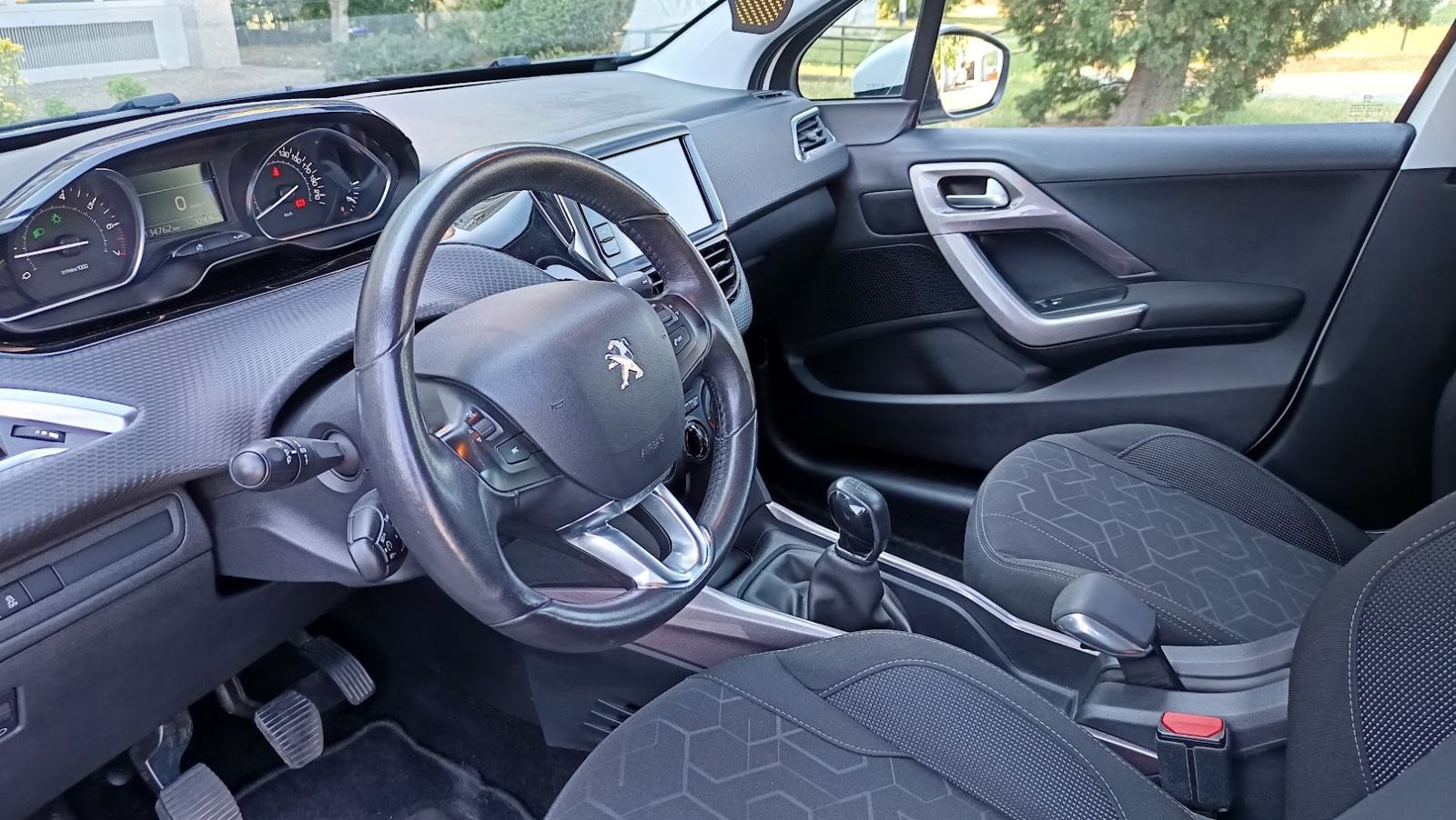 Peugeot 2008 1,2 VTi , navigacija , tempomat... kao NOV, fotografija 10