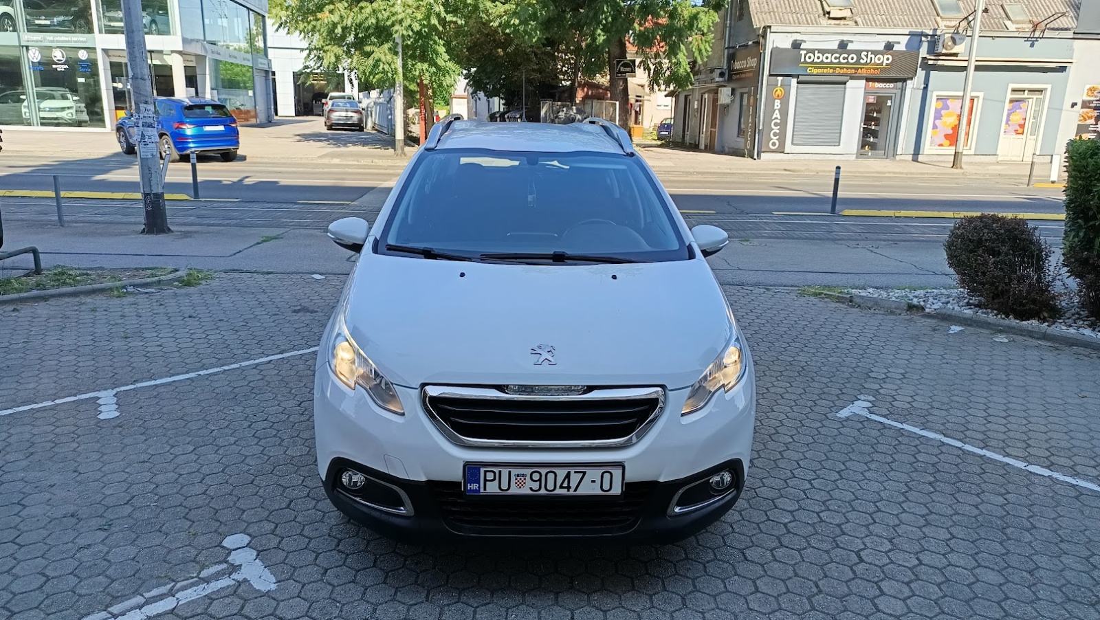 Peugeot 2008 1,2 VTi , navigacija , tempomat... kao NOV, fotografija 4