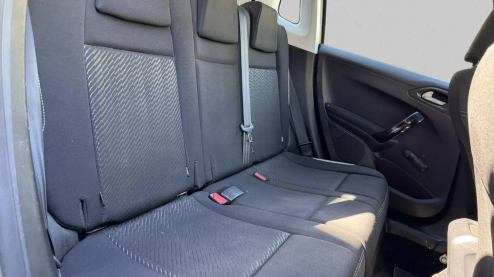 Peugeot 2008 1,2 VTi, fotografija 11