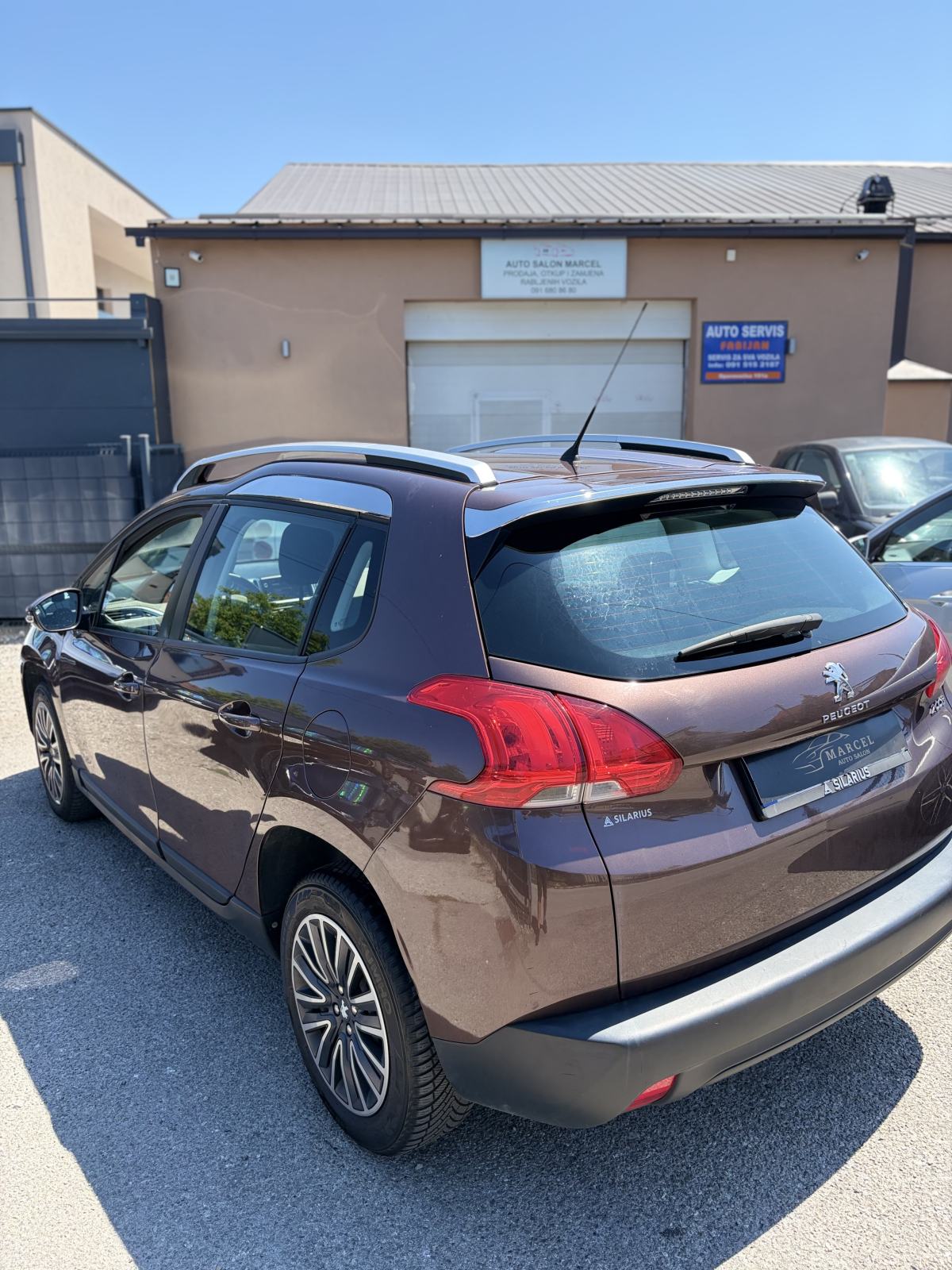 Peugeot 2008 1,2 VTi, fotografija 5