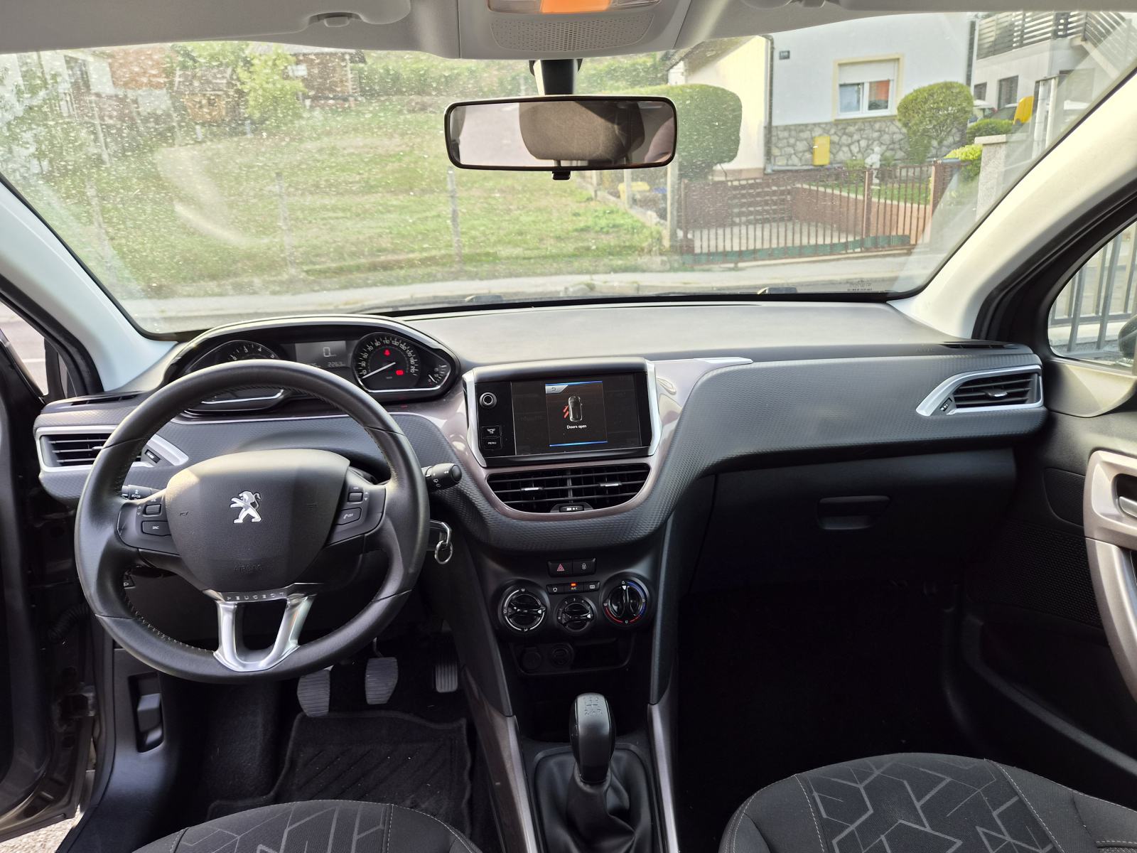 Peugeot 2008 1,2 VTi, fotografija 9