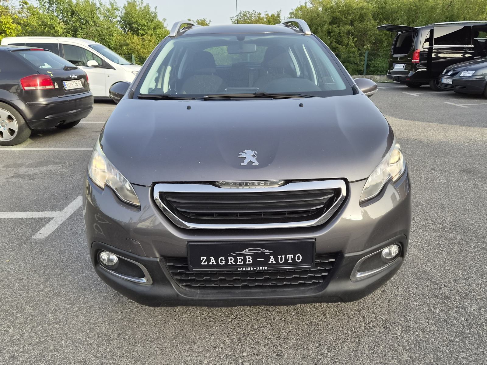 Peugeot 2008 1,2 VTi, fotografija 8