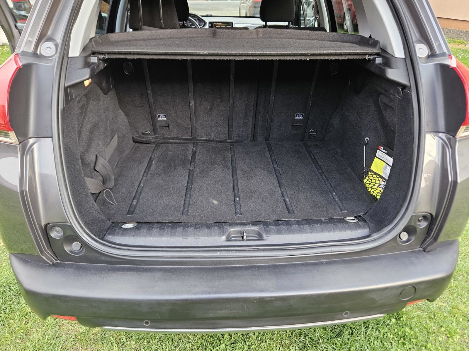 Peugeot 2008 1.2 benzin – praktičan, pregledan, nove gume, reg. 2/2027, fotografija 10