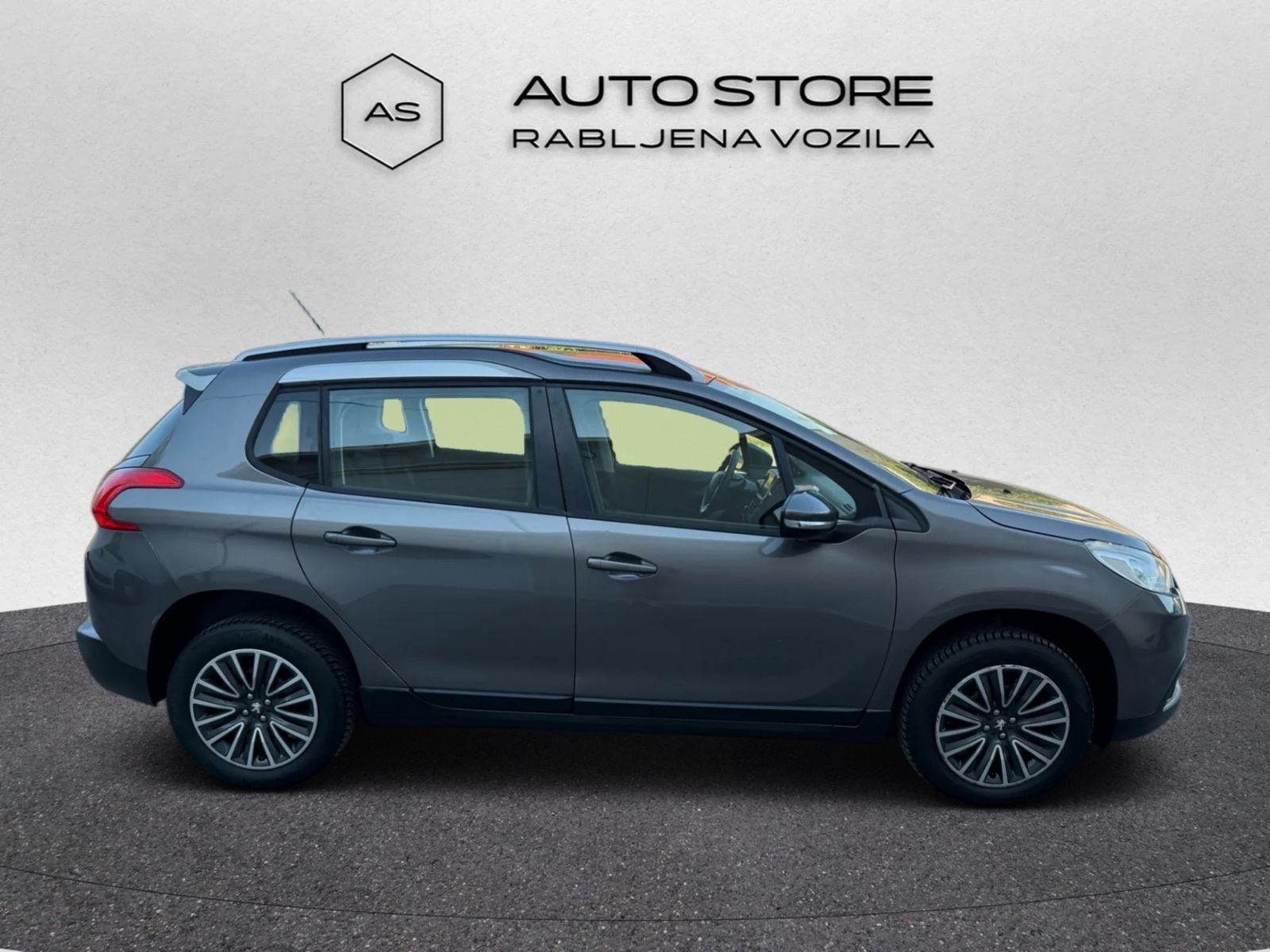 Peugeot 2008 1,2 VTi | VL. 6 GOD, VELIKI SERVIS, LED, PDC, TEMP, fotografija 6