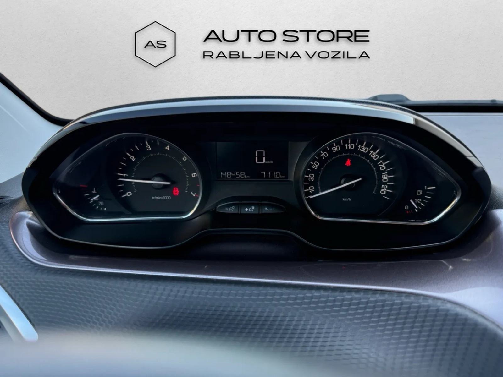 Peugeot 2008 1,2 VTi | VL. 6 GOD, VELIKI SERVIS, LED, PDC, TEMP, fotografija 16
