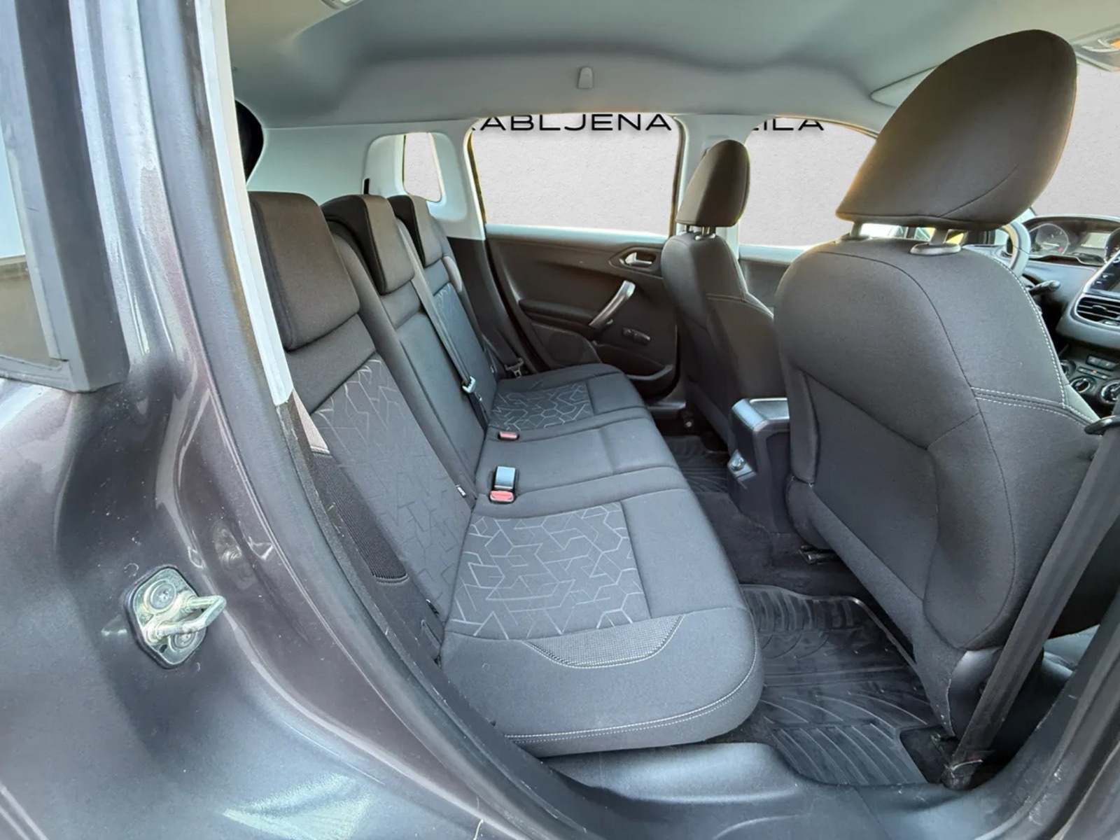 Peugeot 2008 1,2 VTi | VL. 6 GOD, VELIKI SERVIS, LED, PDC, TEMP, fotografija 12