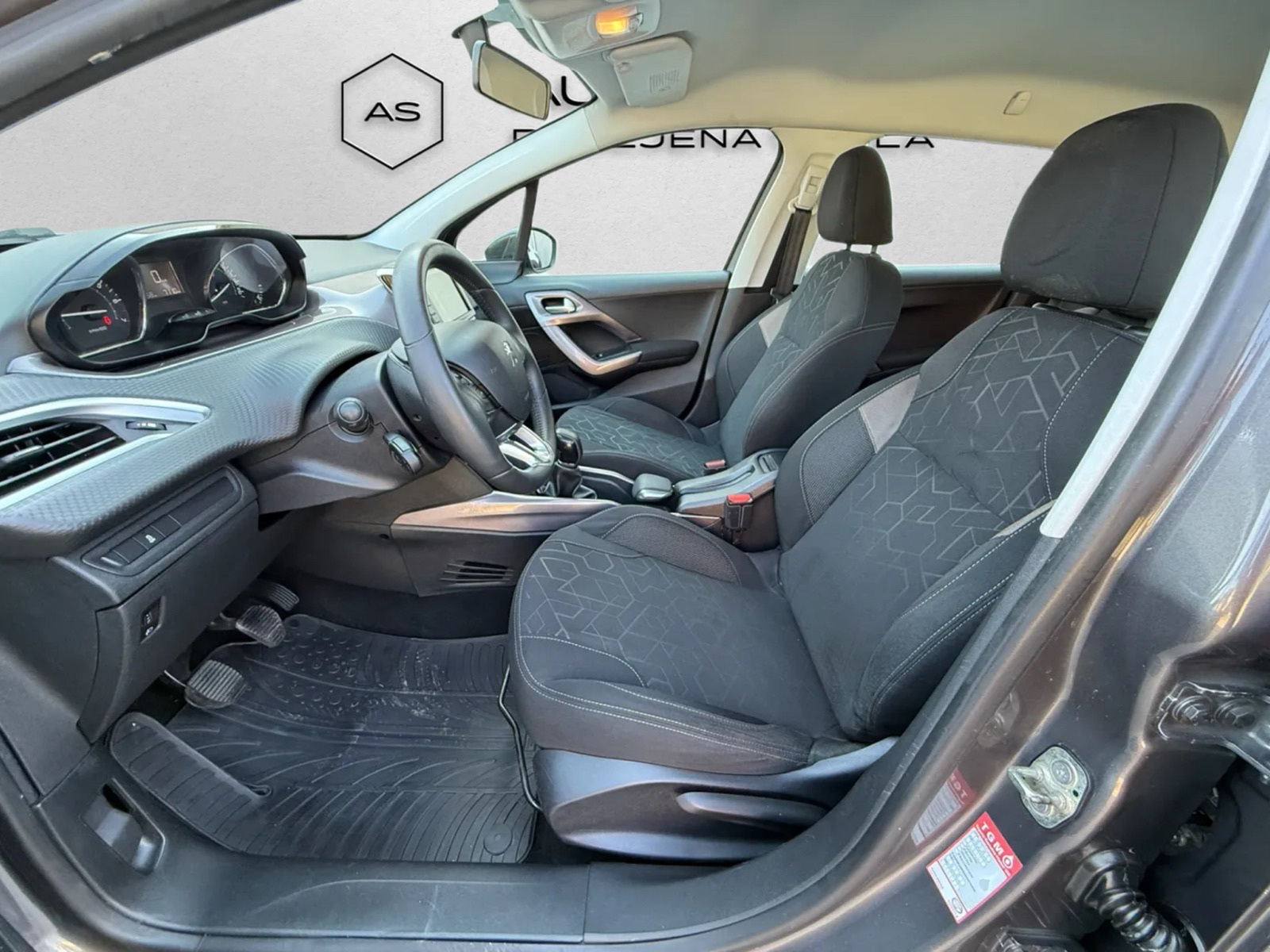 Peugeot 2008 1,2 VTi | VL. 6 GOD, VELIKI SERVIS, LED, PDC, TEMP, fotografija 10