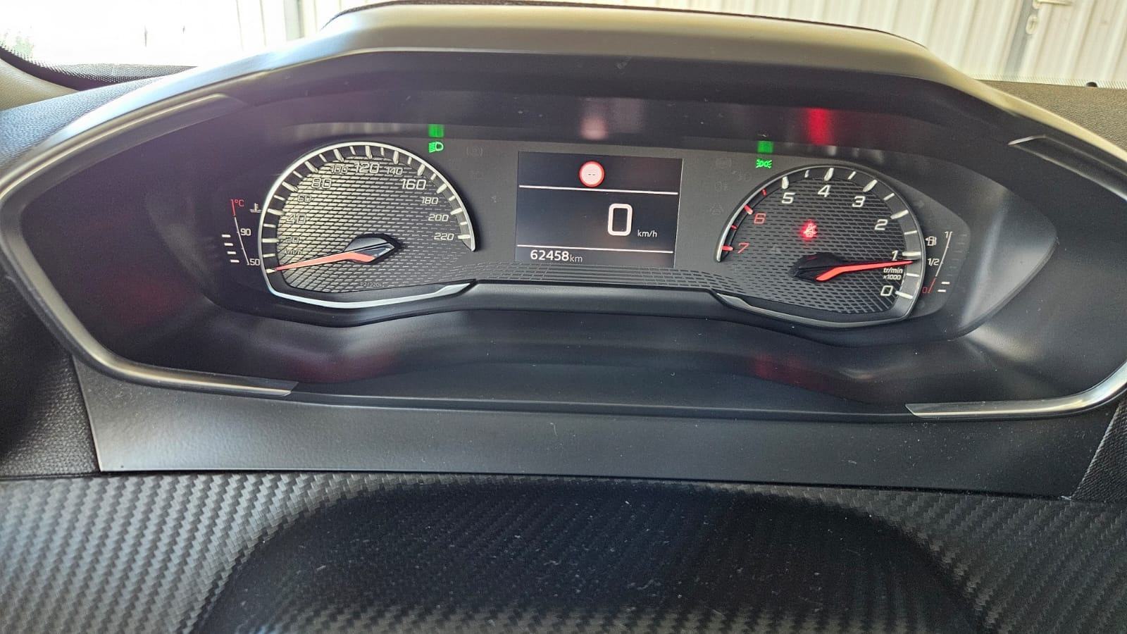Peugeot 2008 1,2i kamera,navi,veliki servis..Leasing, fotografija 10