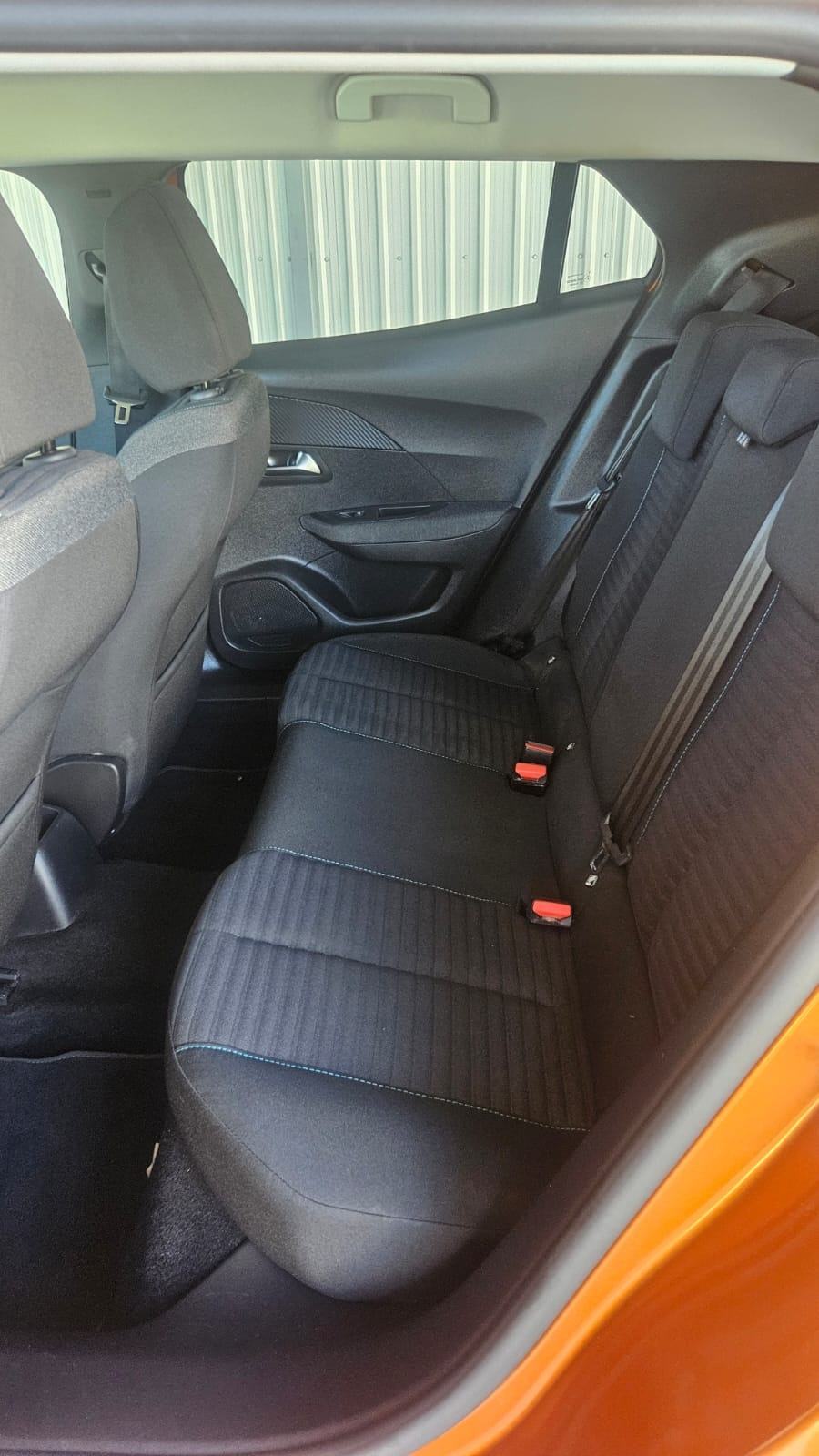 Peugeot 2008 1,2i kamera,navi,veliki servis..Leasing, fotografija 12