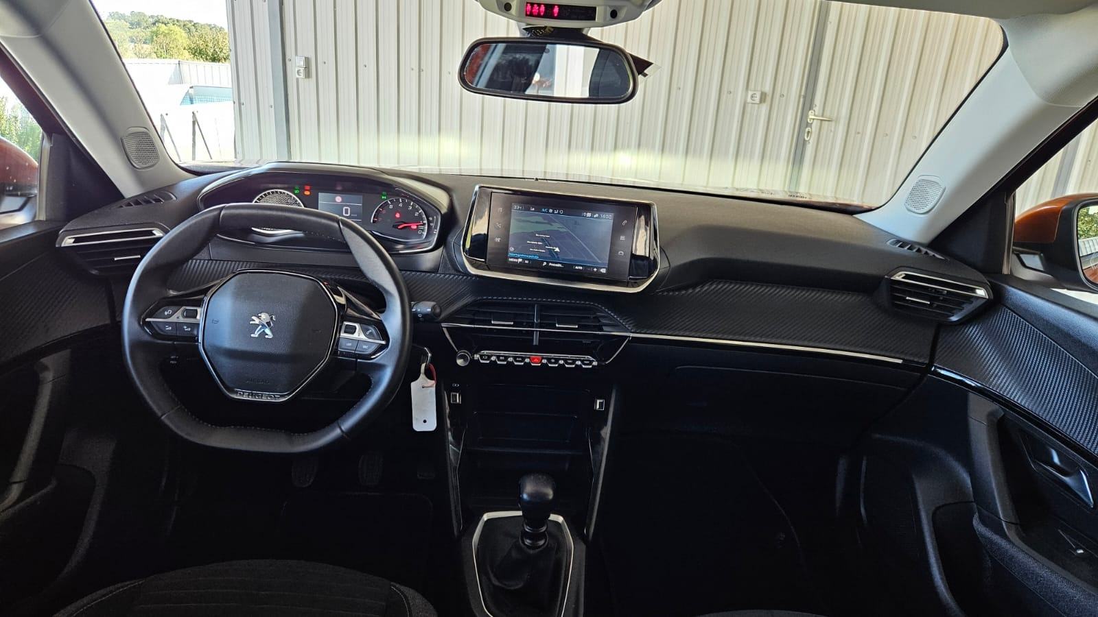 Peugeot 2008 1,2i kamera,navi,veliki servis..Leasing, fotografija 14
