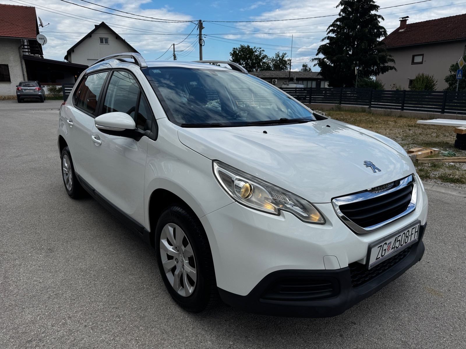 Peugeot 2008 1,4 HDi Hrvatski auto kupac ne plaća prijenos, fotografija 4